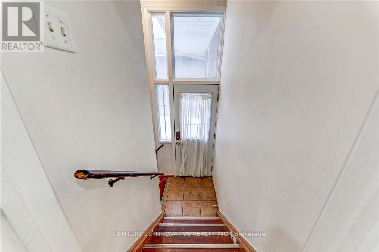 Main - 359 Rathburn Road, Toronto, Ontario  M9B 2M2 - Photo 18 - W12611346