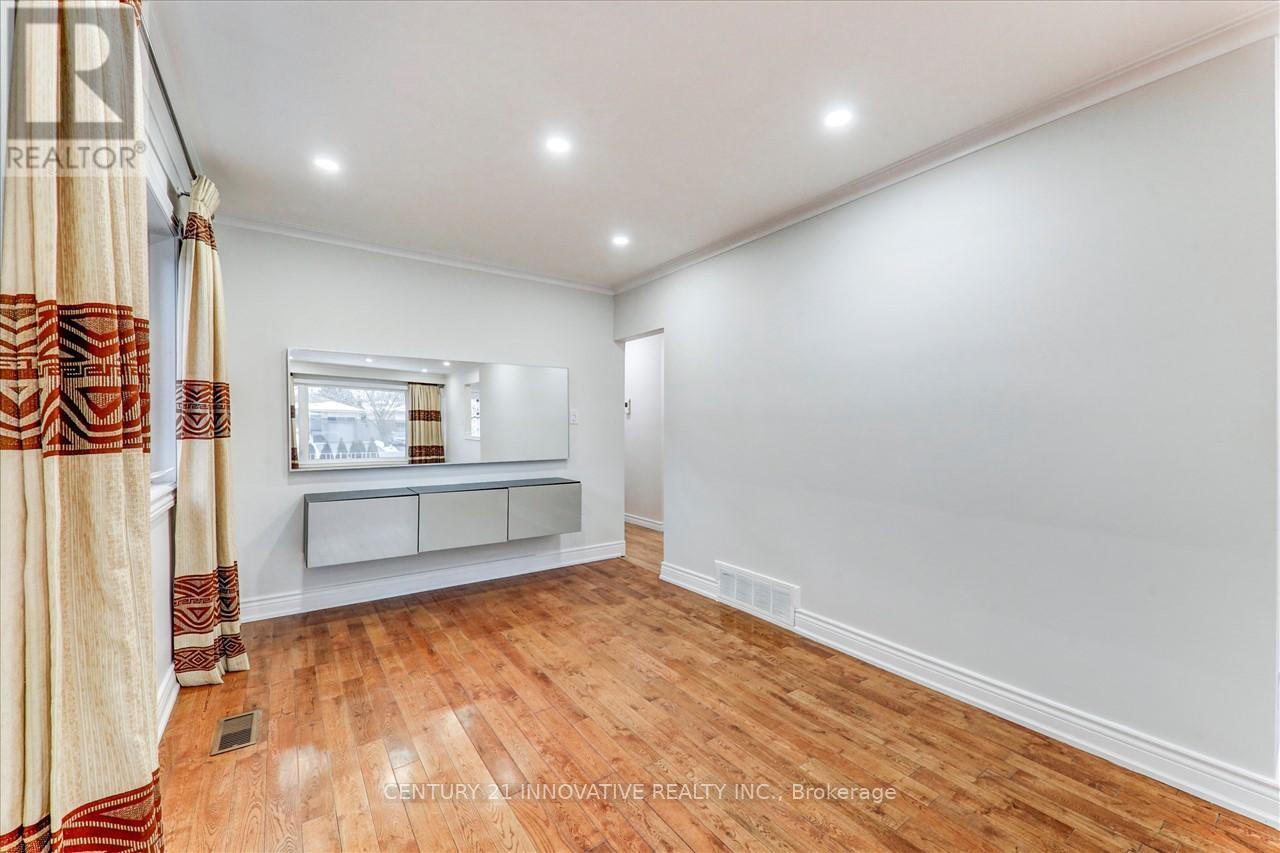 Main - 359 Rathburn Road, Toronto, Ontario  M9B 2M2 - Photo 6 - W12611346