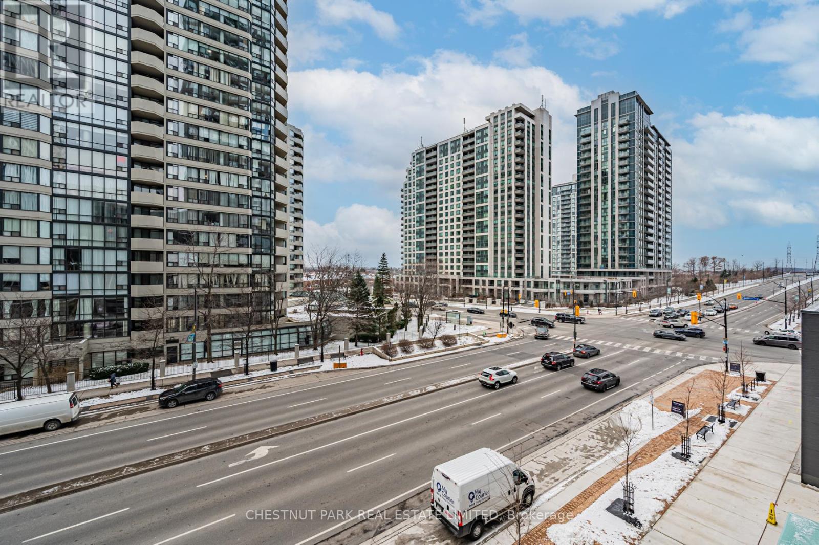 318 - 395 Square One Drive, Mississauga, Ontario  L5B 0P6 - Photo 26 - W12611356