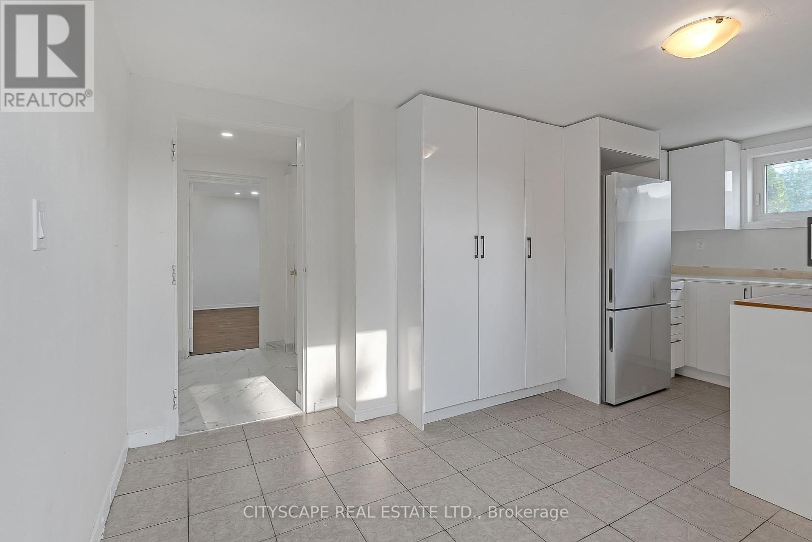 Lower - 2724 Lakeshore Boulevard, Toronto, Ontario  M8V 1G8 - Photo 10 - W12607802