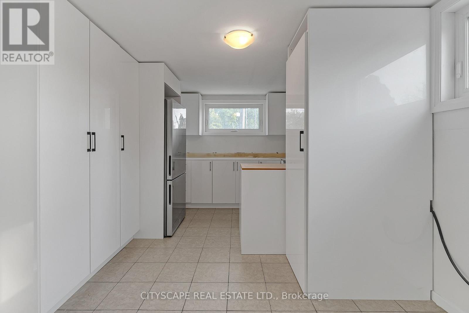 Lower - 2724 Lakeshore Boulevard, Toronto, Ontario  M8V 1G8 - Photo 9 - W12607802