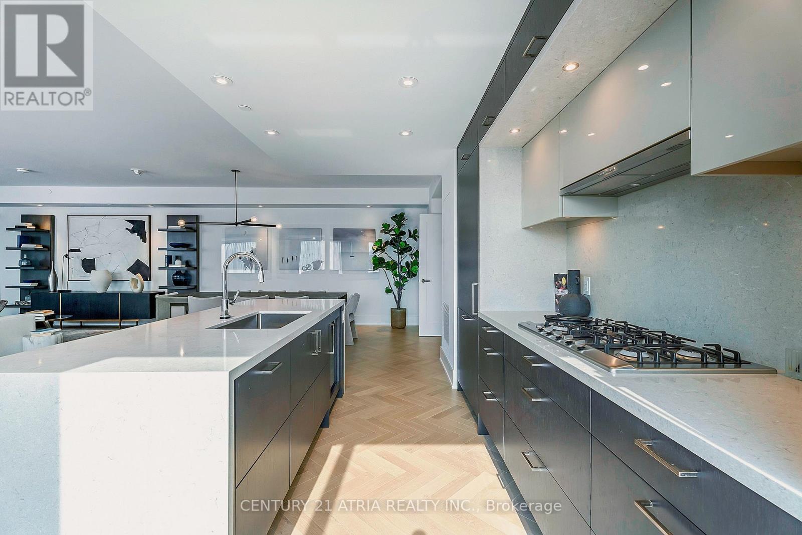 810 - 455 Wellington Street W, Toronto, Ontario  M5J 2R2 - Photo 13 - C12610636