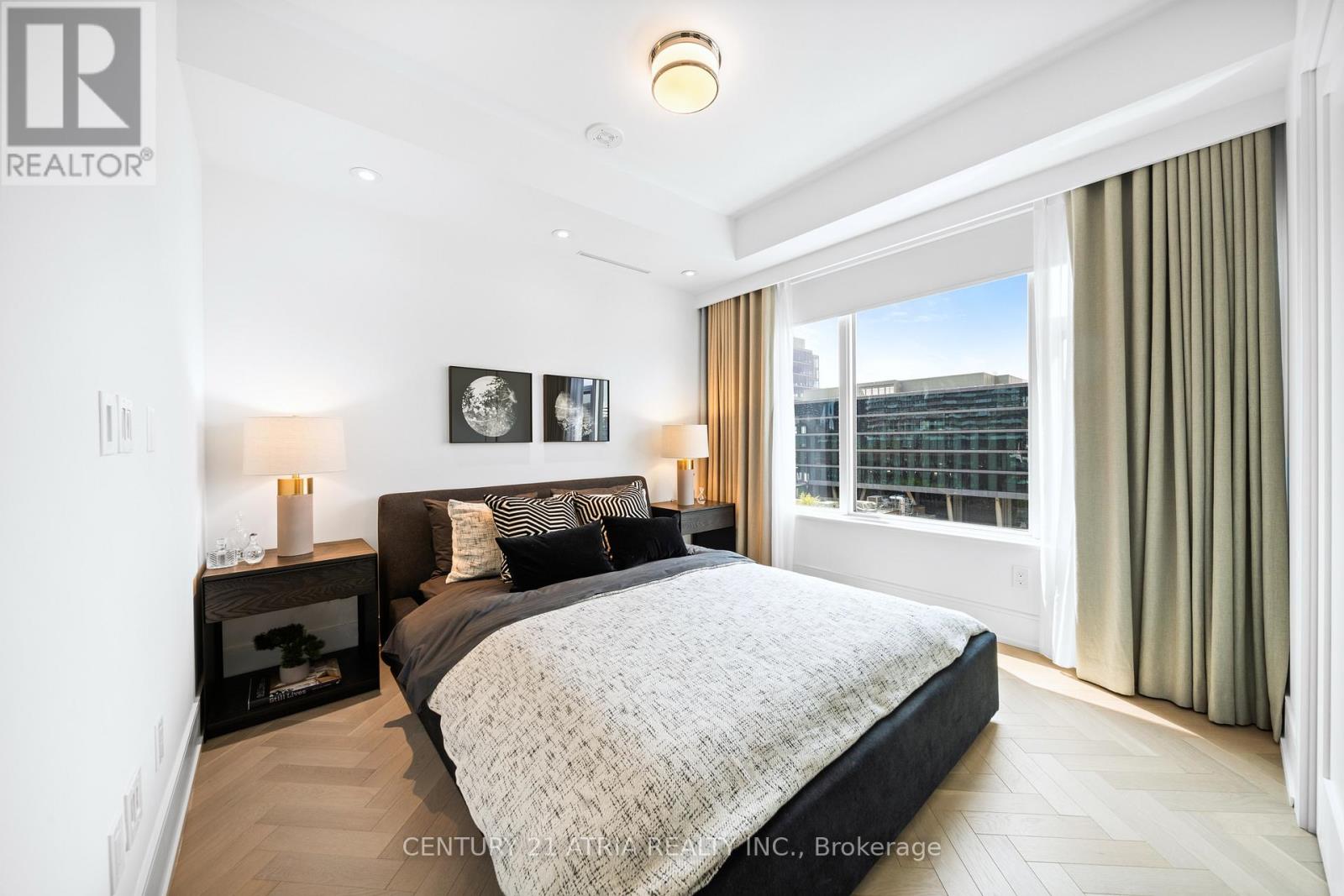 810 - 455 Wellington Street W, Toronto, Ontario  M5J 2R2 - Photo 24 - C12610636