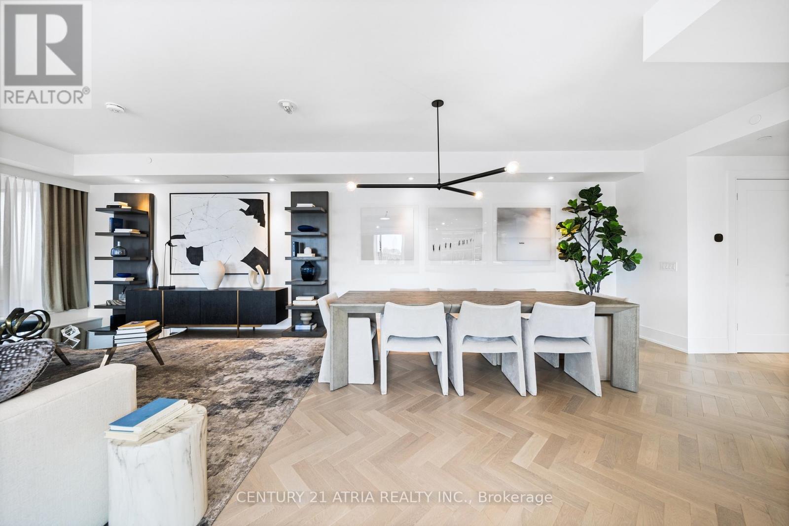 810 - 455 Wellington Street W, Toronto, Ontario  M5J 2R2 - Photo 6 - C12610636