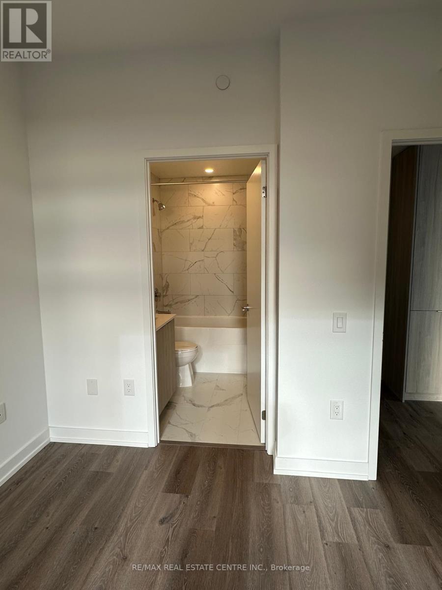 1308 - 395 Square One Drive, Mississauga, Ontario  L5B 0P6 - Photo 9 - W12611090