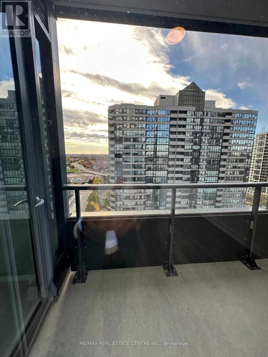 1308 - 395 Square One Drive, Mississauga, Ontario  L5B 0P6 - Photo 14 - W12611090