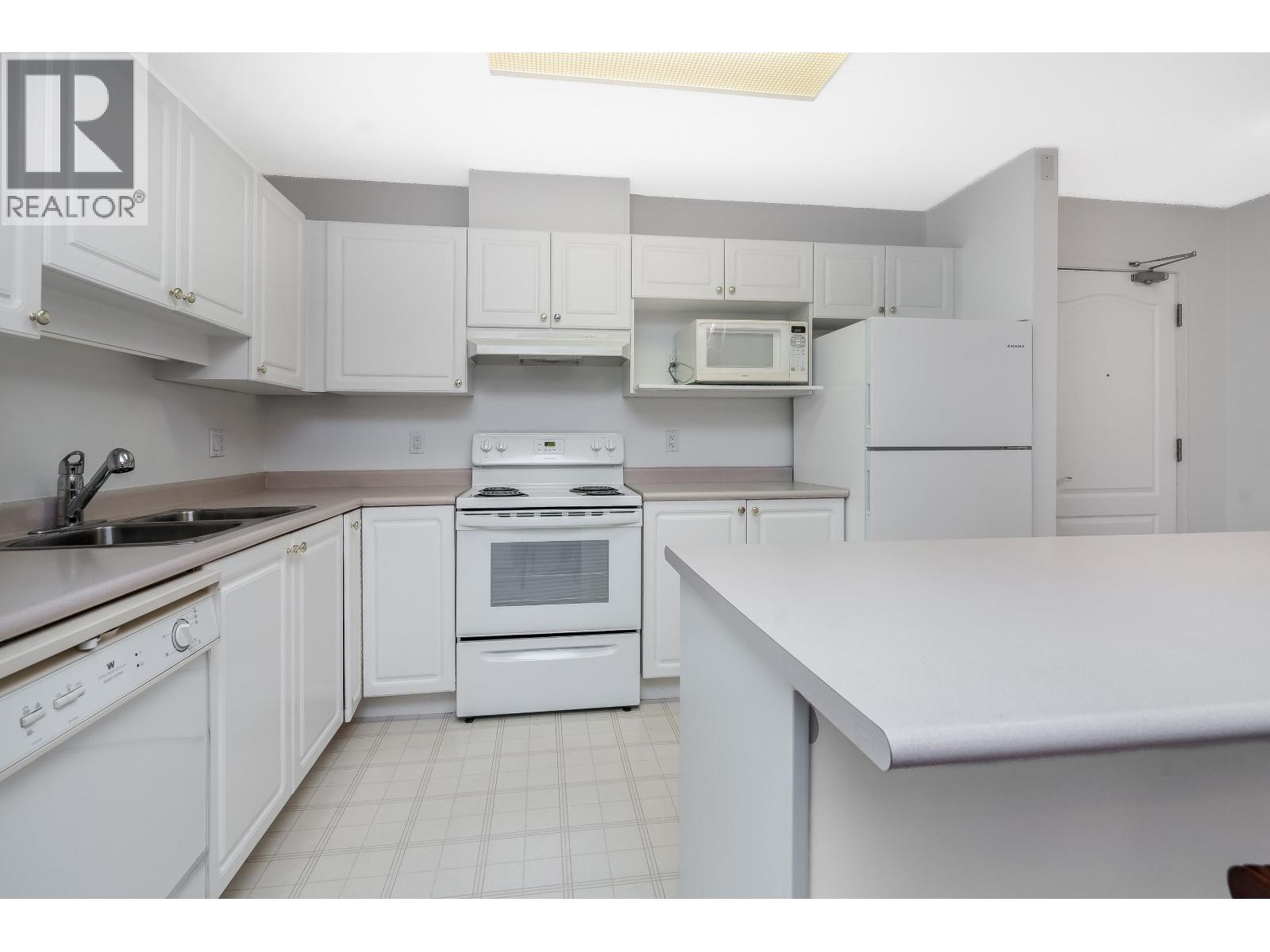 208 2968 Burlington Drive, Coquitlam, British Columbia  V3B 7N4 - Photo 10 - R3072855