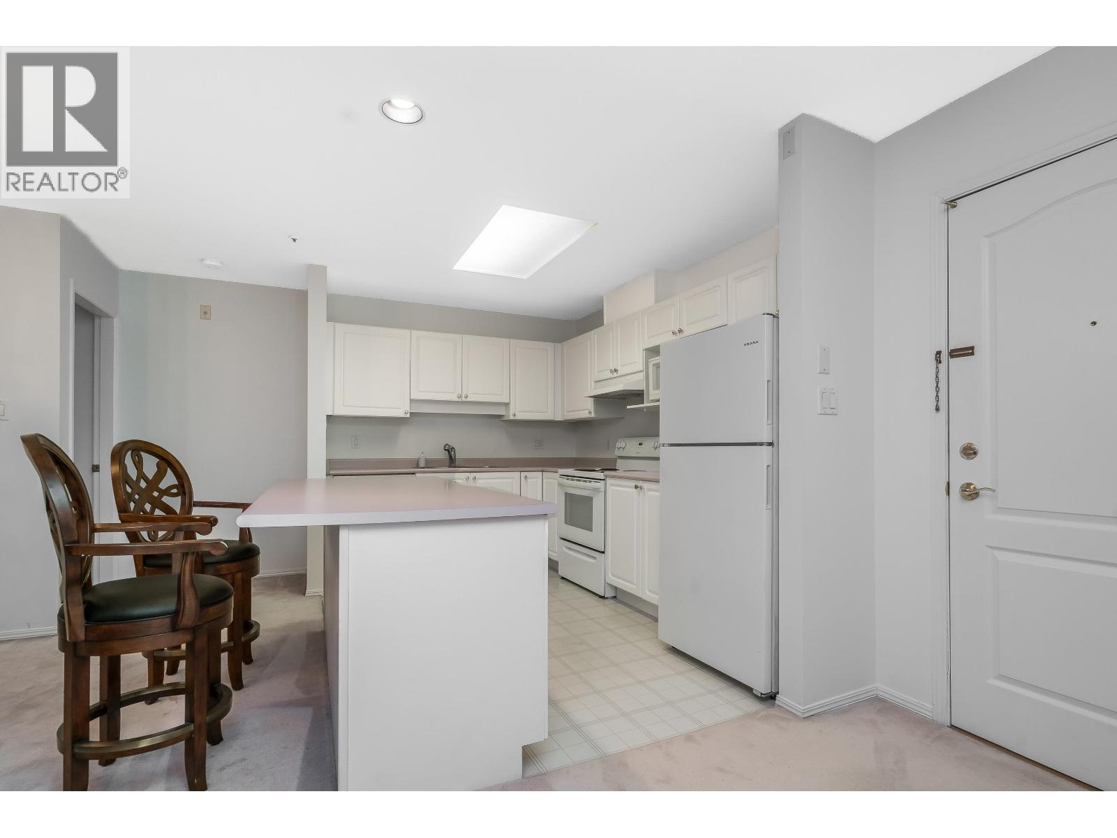 208 2968 Burlington Drive, Coquitlam, British Columbia  V3B 7N4 - Photo 6 - R3072855