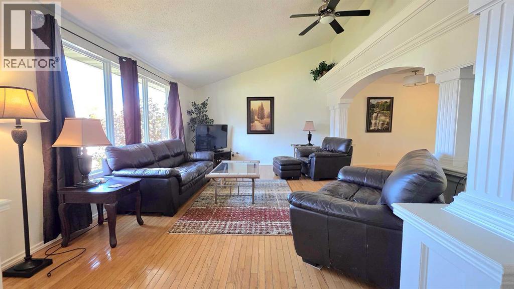 600 Hammond Drive, Fox Creek, Alberta T0H 1P0 - Photo 3 - A2264198