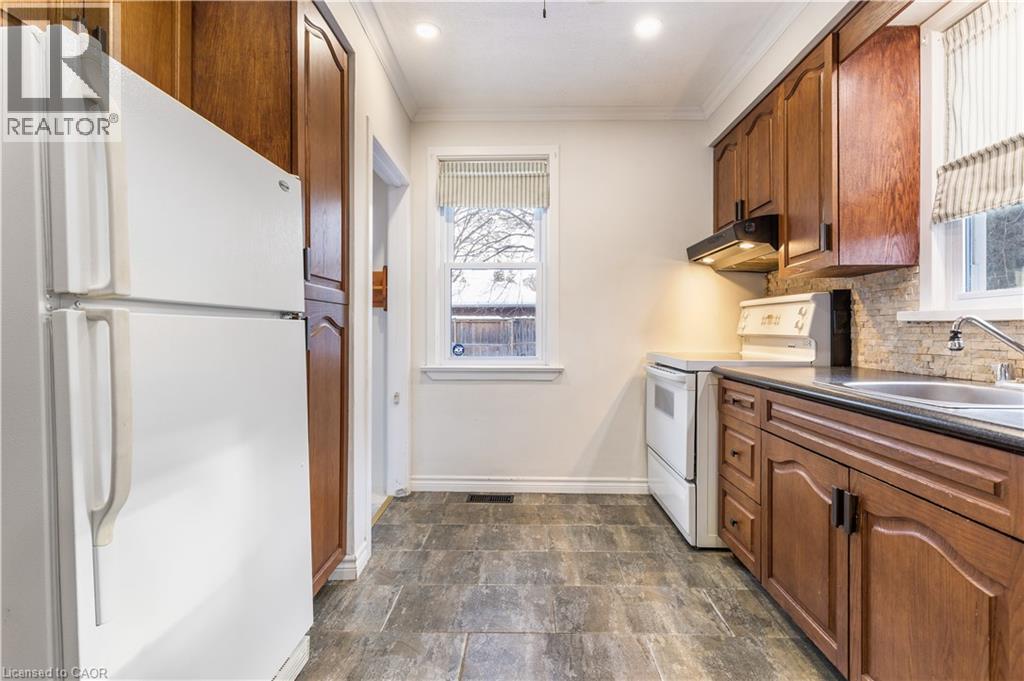 69 Lowrey Avenue N, Cambridge, Ontario  N1R 5A4 - Photo 6 - 40792843