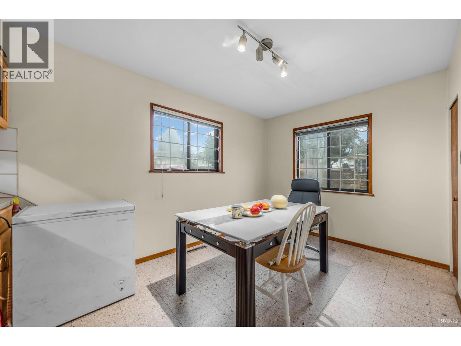 4938 Fulwell Street, Burnaby, British Columbia  V5G 1P2 - Photo 14 - R3072765