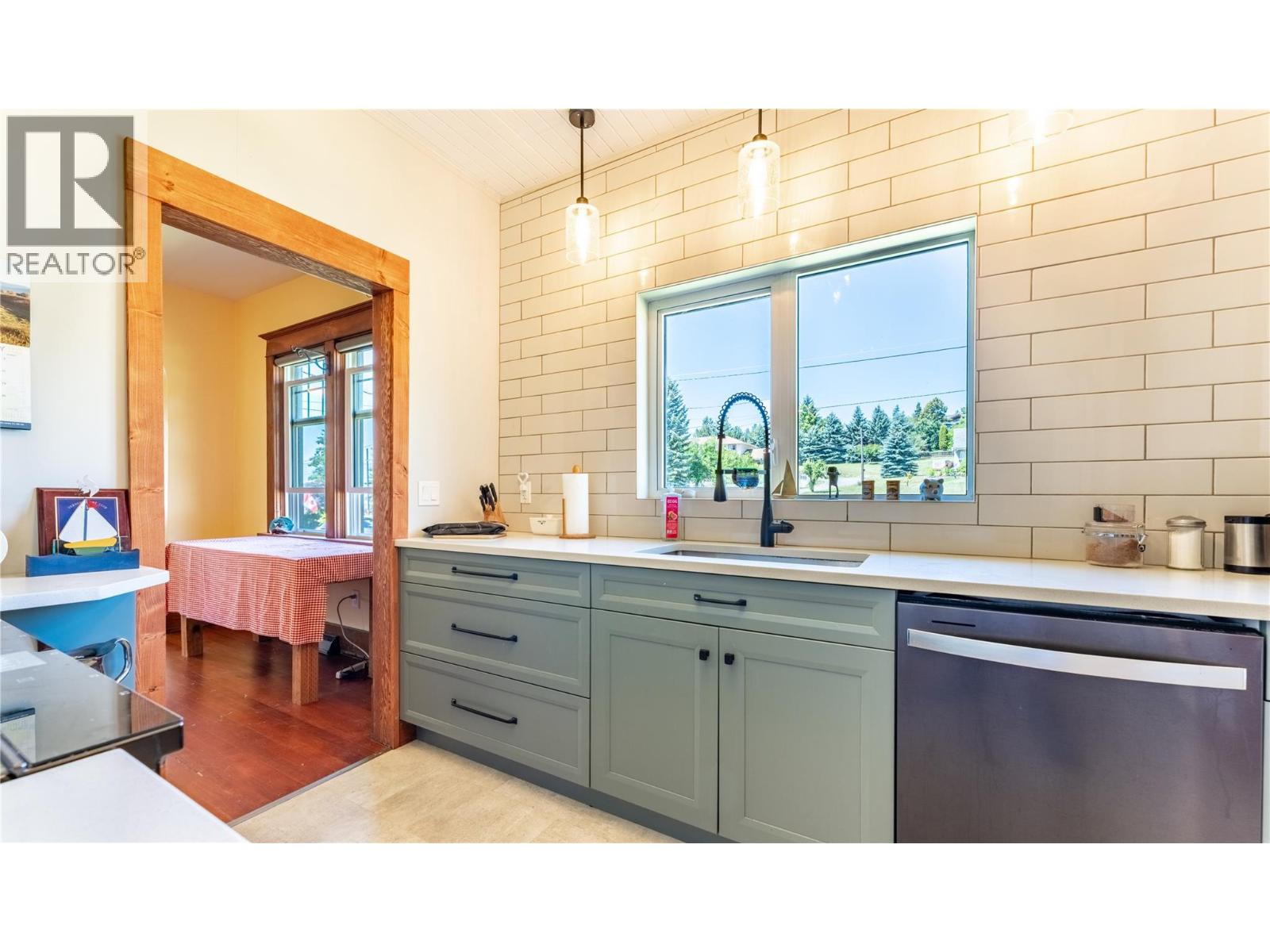 216 27th Avenue, Creston, British Columbia  V0B 1G0 - Photo 11 - 10355651