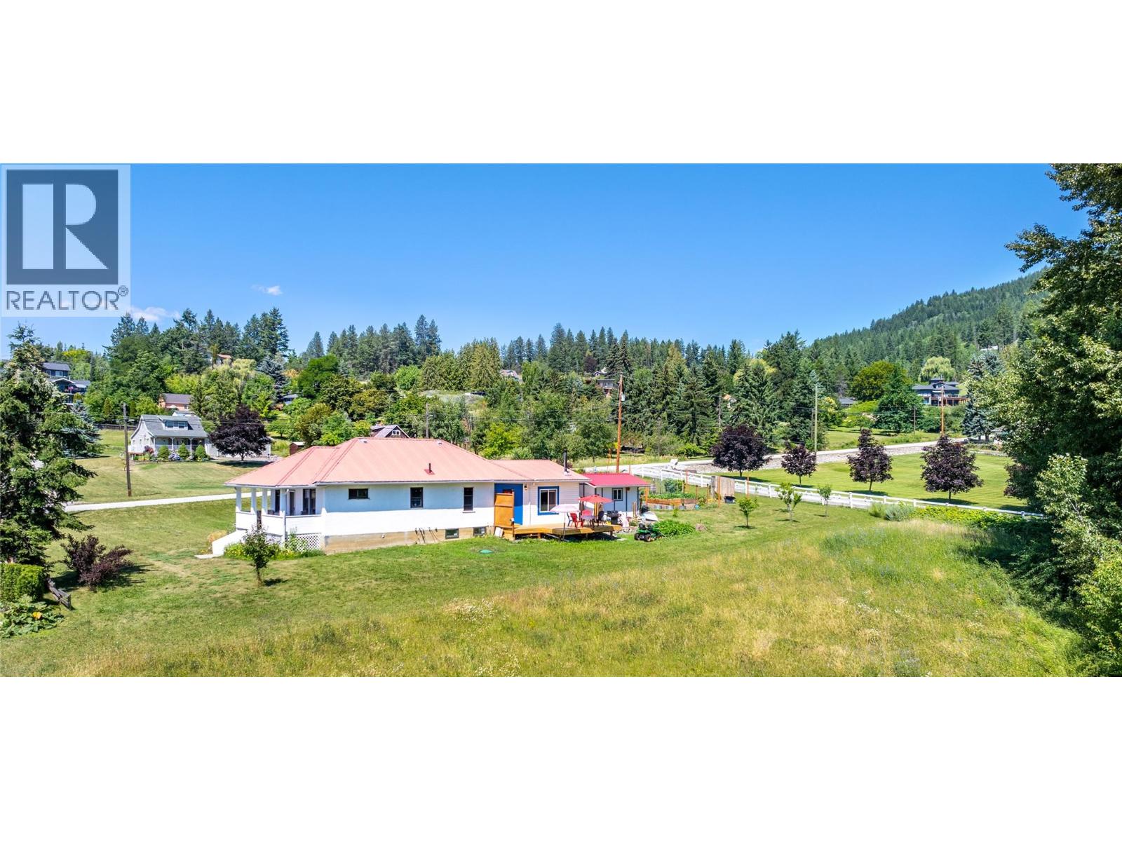 216 27th Avenue, Creston, British Columbia  V0B 1G0 - Photo 43 - 10355651