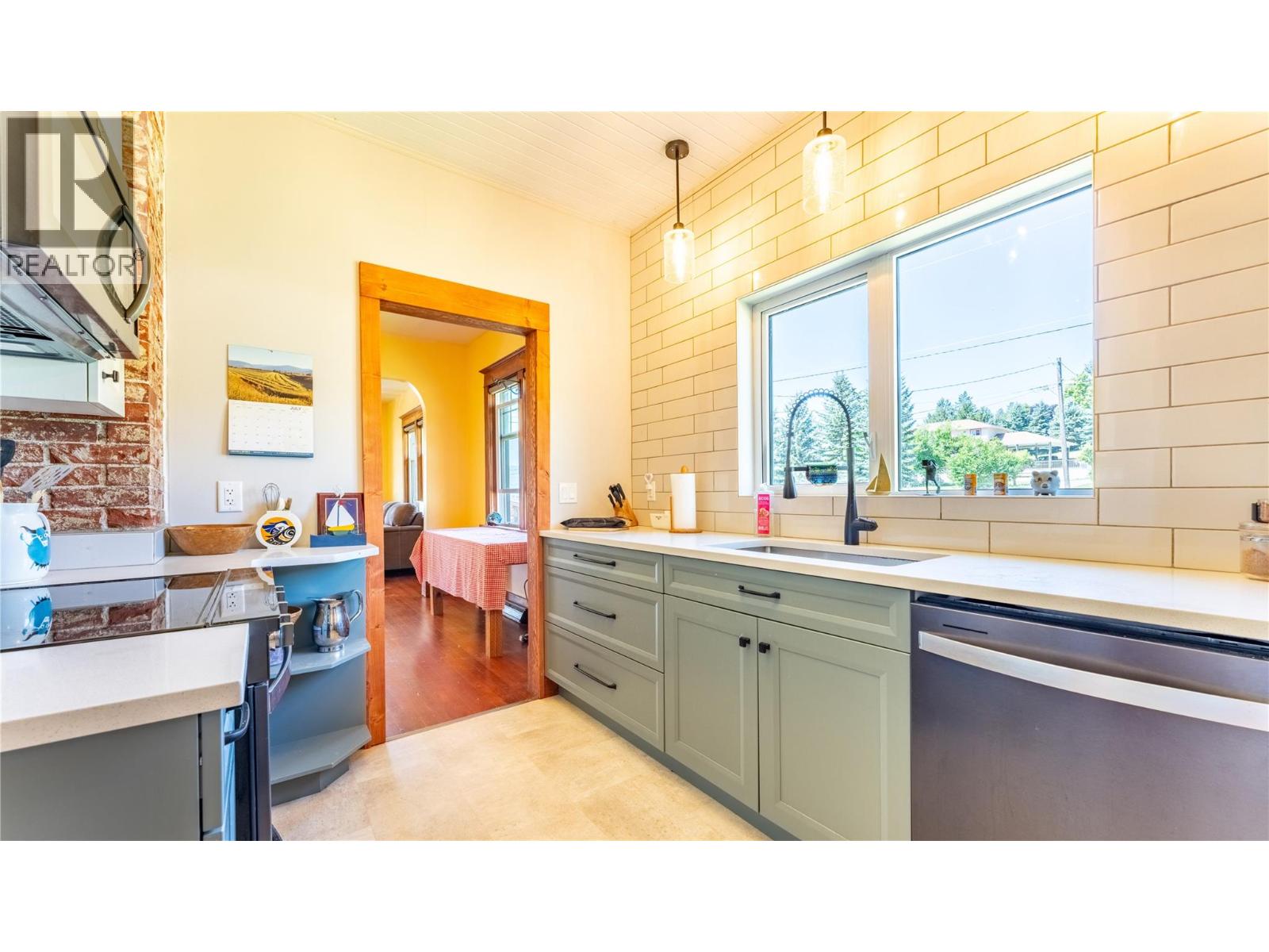 216 27th Avenue, Creston, British Columbia  V0B 1G0 - Photo 12 - 10355651