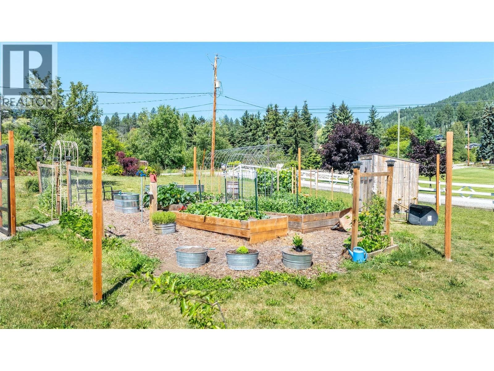 216 27th Avenue, Creston, British Columbia  V0B 1G0 - Photo 45 - 10355651