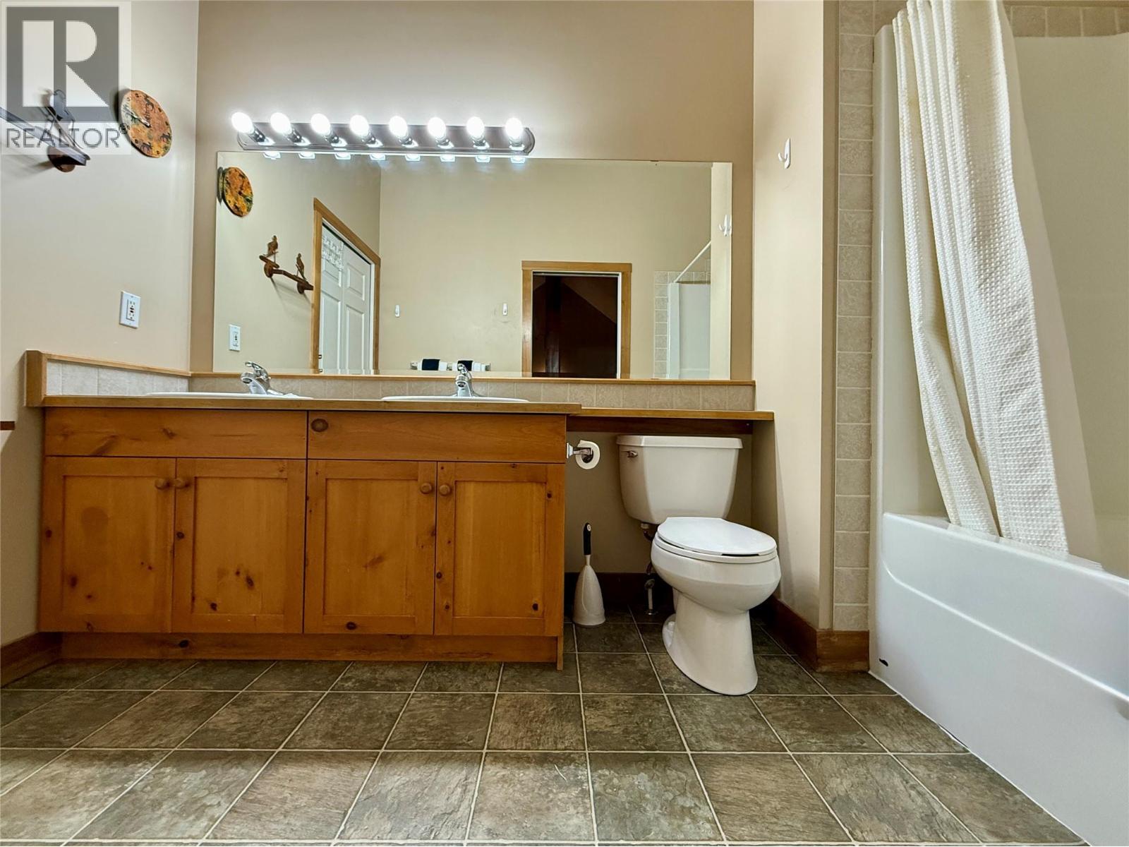 300 Stemwinder Drive Unit# 210, Kimberley, British Columbia V1A 2Y5 - Photo 16 - 10370356