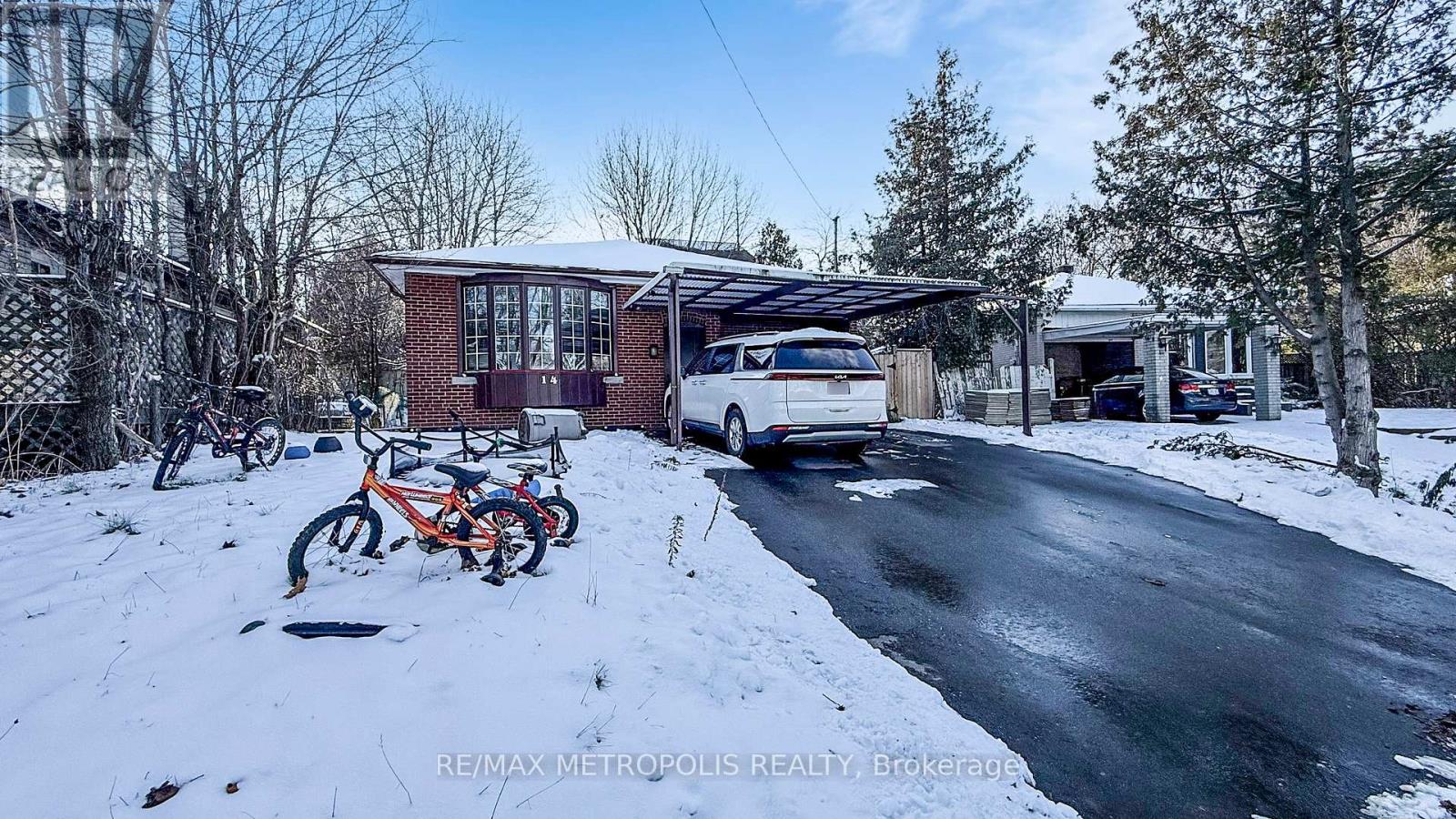 BSMT - 14 FURLONG COURT, Toronto, Ontario