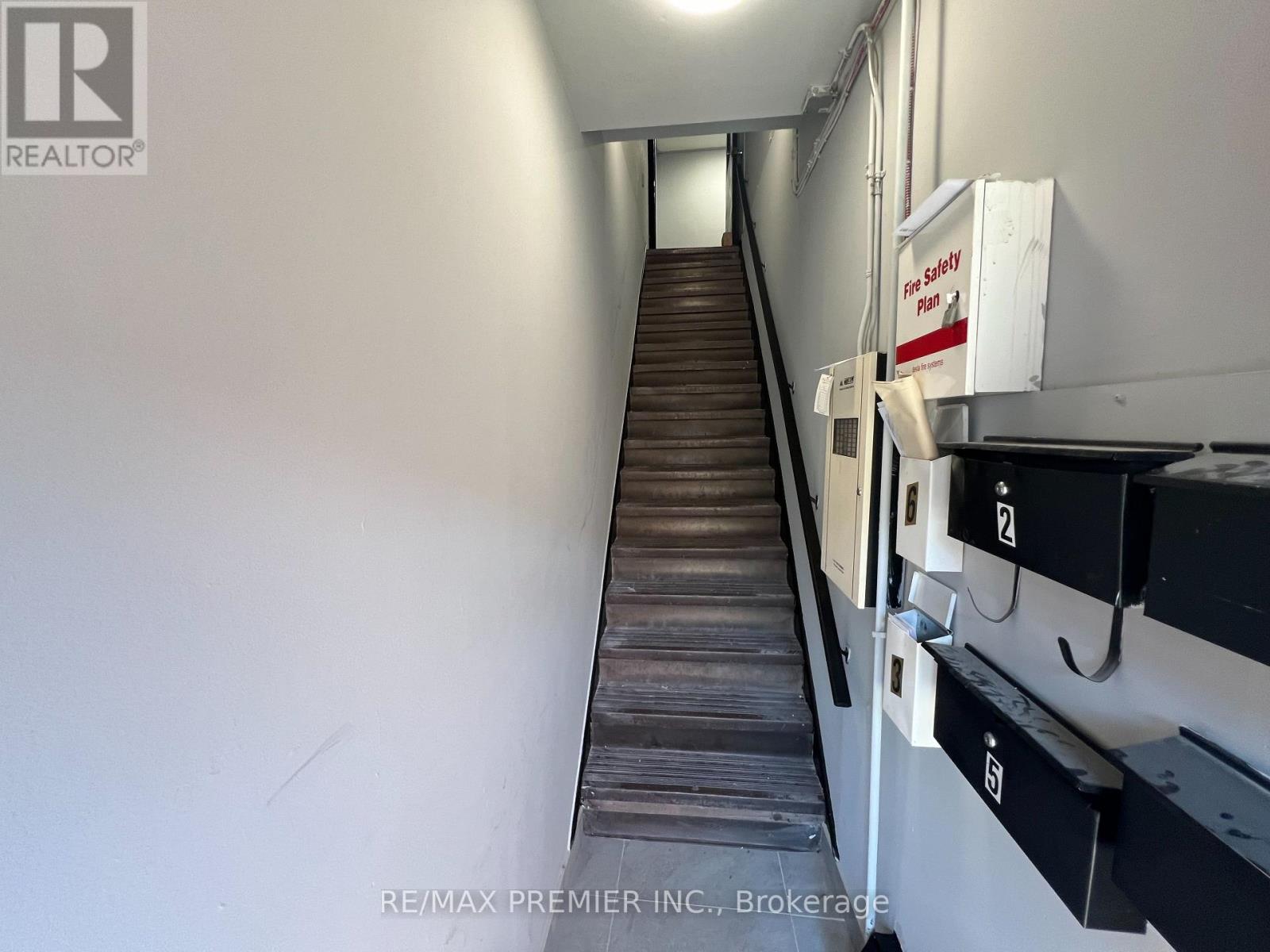 1 - 92 Wolfe Street, Oshawa, Ontario  L1H 3T6 - Photo 4 - E12611398