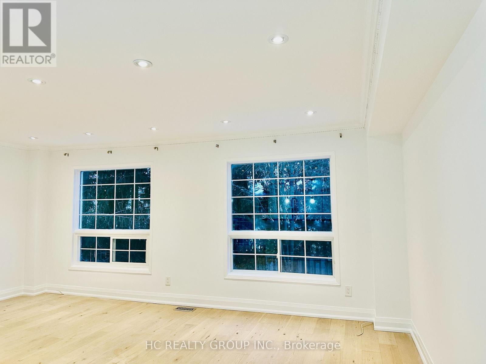 76 Mosaics Avenue, Aurora, Ontario  L4G 7L5 - Photo 6 - N12611396