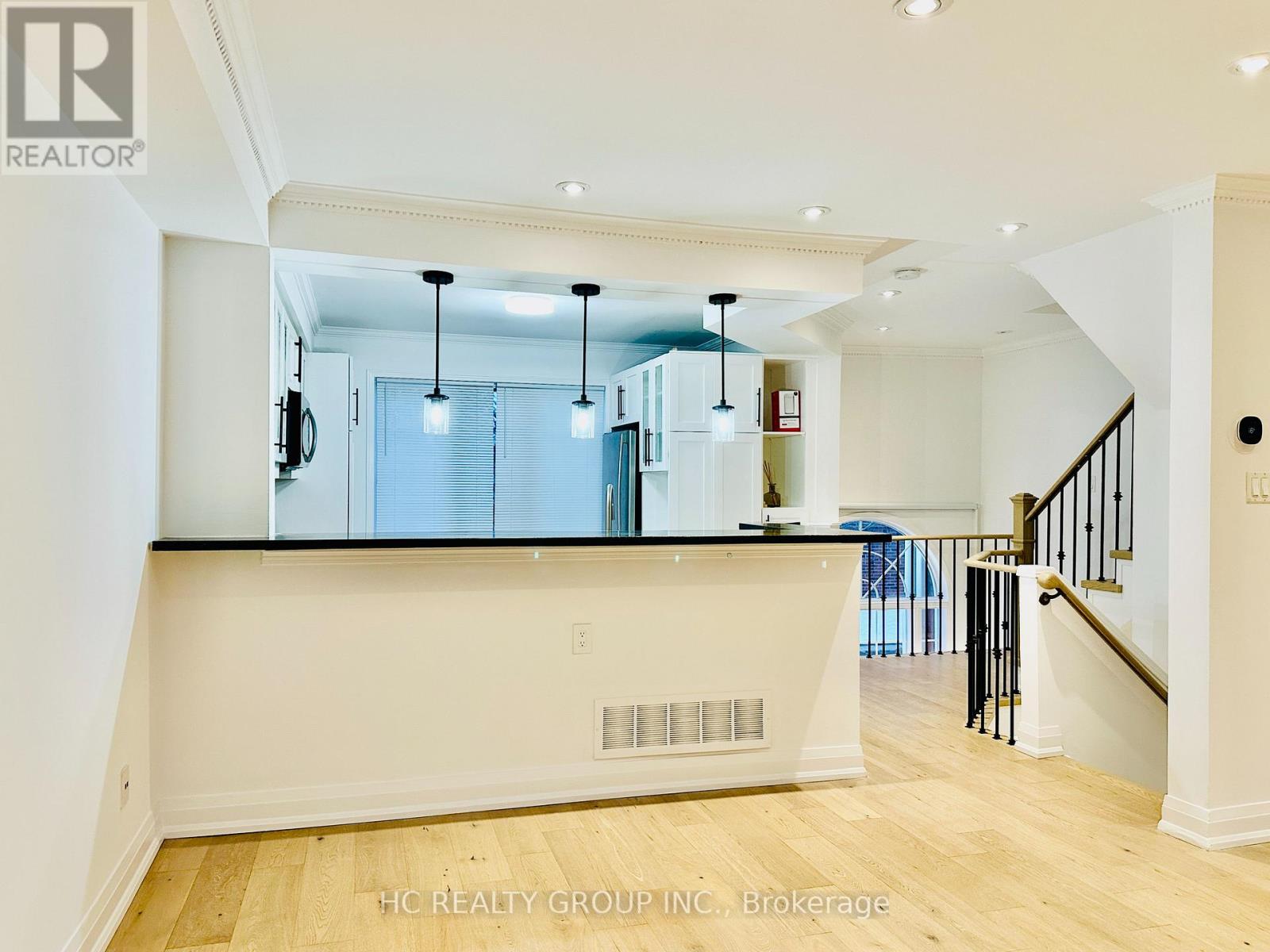 76 Mosaics Avenue, Aurora, Ontario  L4G 7L5 - Photo 7 - N12611396