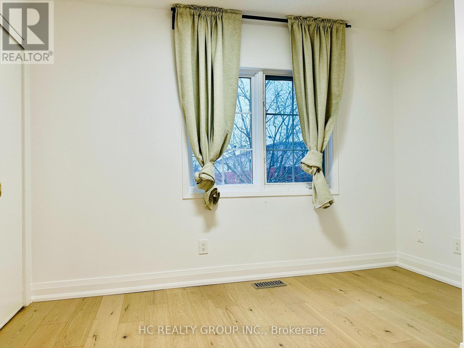 76 Mosaics Avenue, Aurora, Ontario  L4G 7L5 - Photo 8 - N12611396