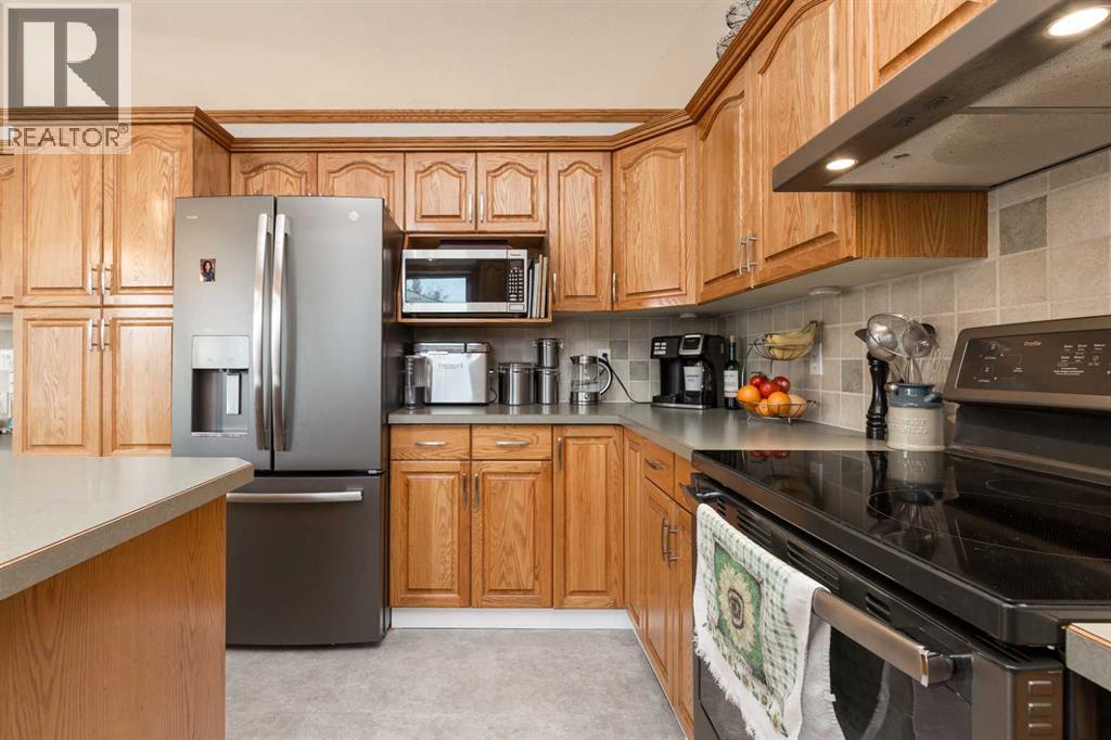 277 Coachwood Point W, Lethbridge, Alberta  T1K 6A4 - Photo 5 - A2239945