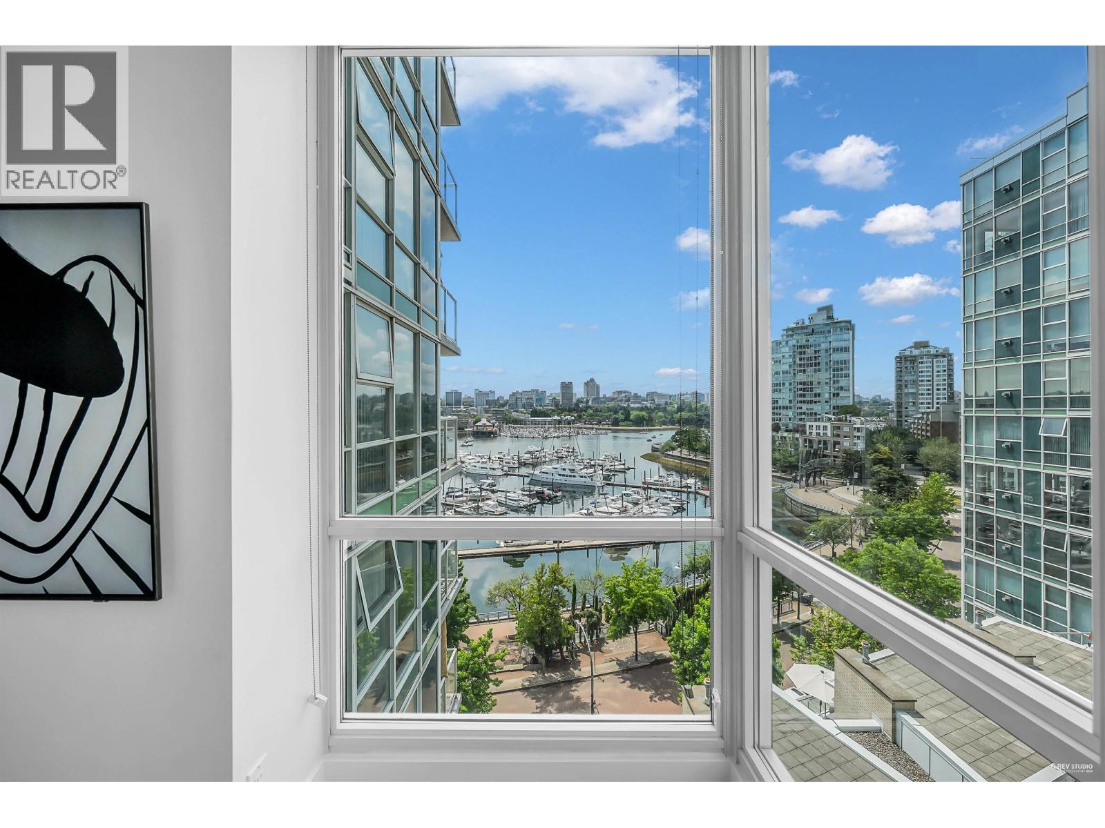 90x 1077 Marinaside Crescent, Vancouver, British Columbia  V5N 2T6 - Photo 2 - R3072797