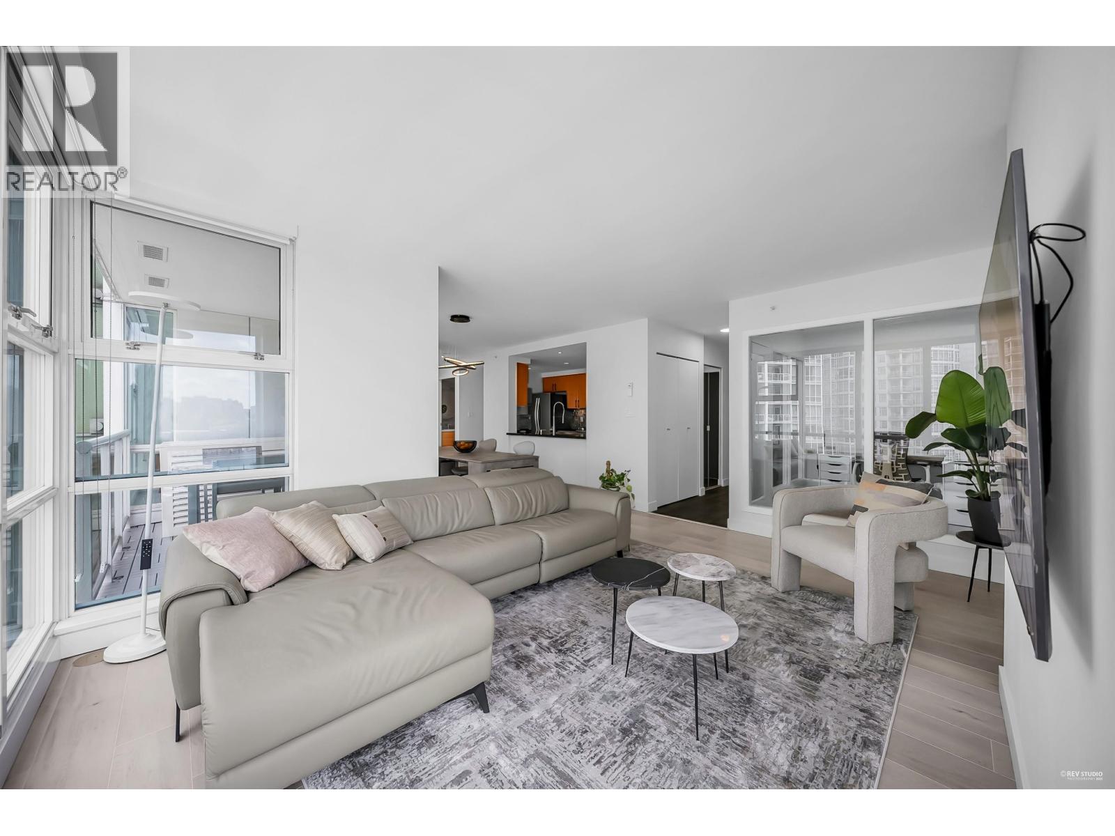 90x 1077 Marinaside Crescent, Vancouver, British Columbia  V5N 2T6 - Photo 5 - R3072797