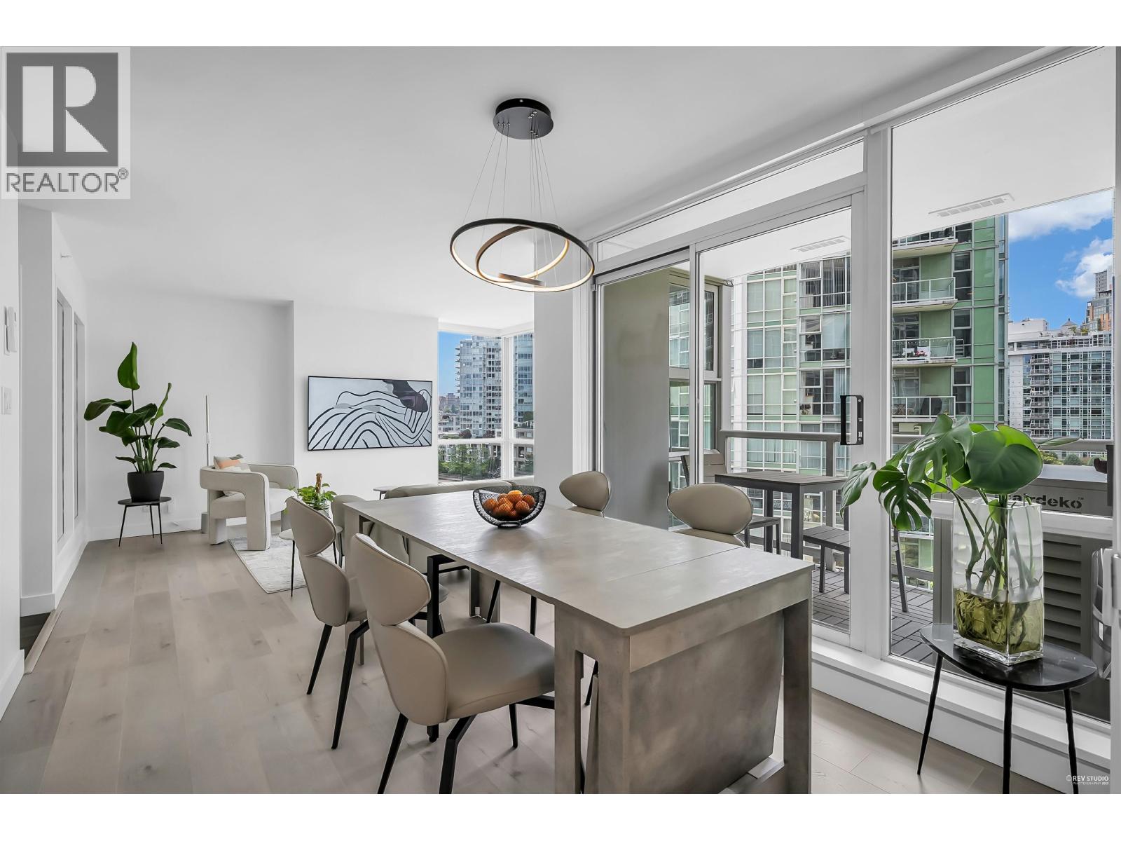 90x 1077 Marinaside Crescent, Vancouver, British Columbia  V5N 2T6 - Photo 8 - R3072797