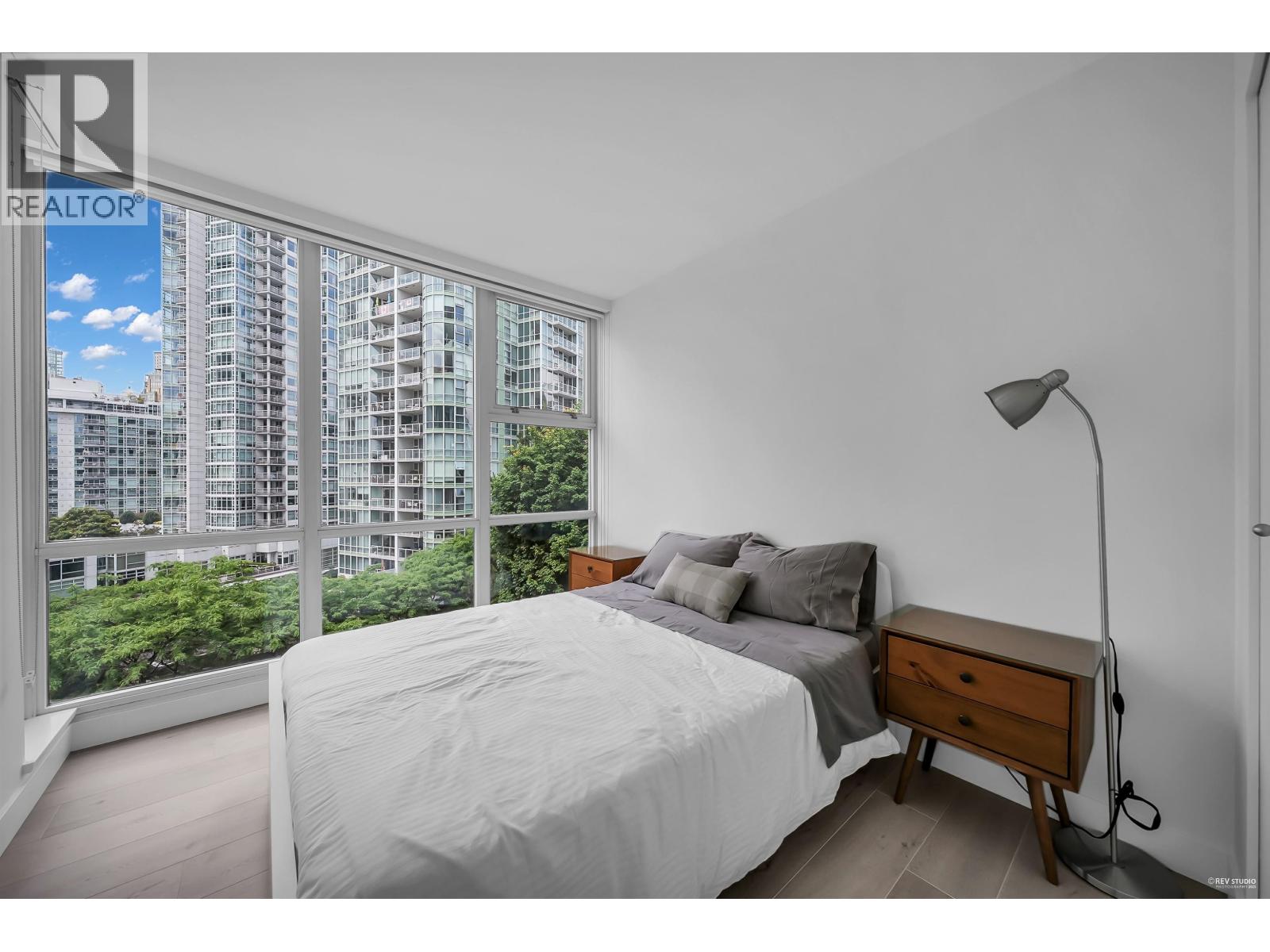 90x 1077 Marinaside Crescent, Vancouver, British Columbia  V5N 2T6 - Photo 10 - R3072797