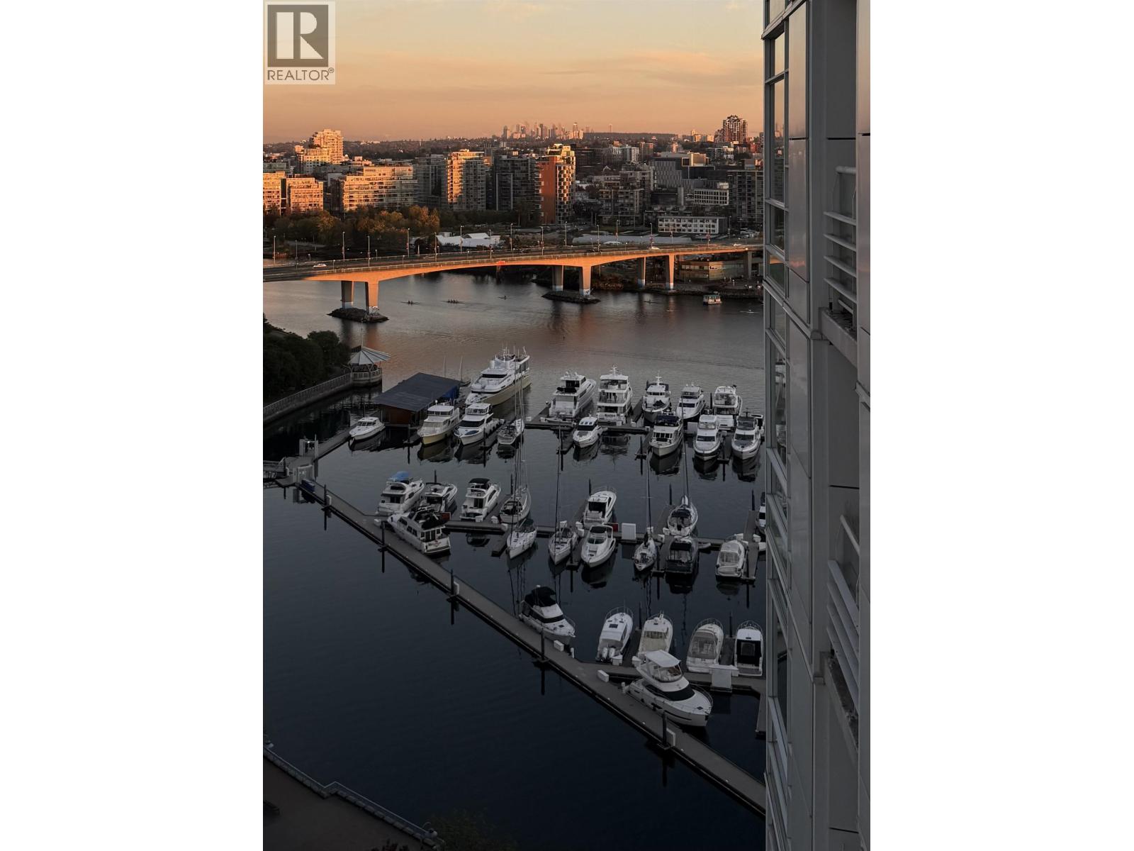 2305 1199 Marinaside Crescent, Vancouver, British Columbia  V6Z 2Y2 - Photo 2 - R3061478