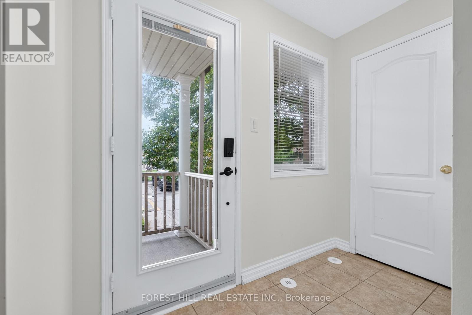 20 - 5050 Intrepid Drive, Mississauga, Ontario  L5M 0E5 - Photo 4 - W12611374