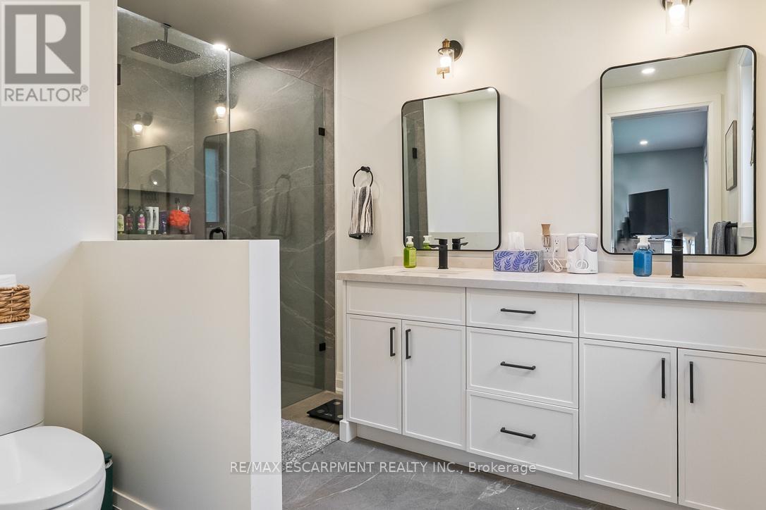 5672 Cedar Springs Road, Burlington, Ontario  L7P 0B9 - Photo 38 - W12611382