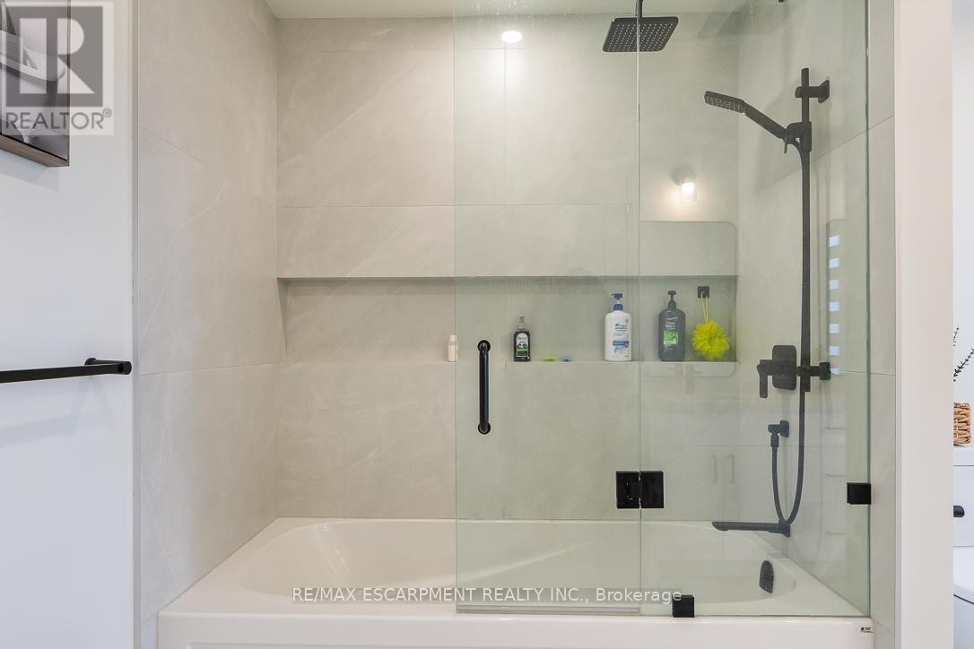 5672 Cedar Springs Road, Burlington, Ontario  L7P 0B9 - Photo 41 - W12611382