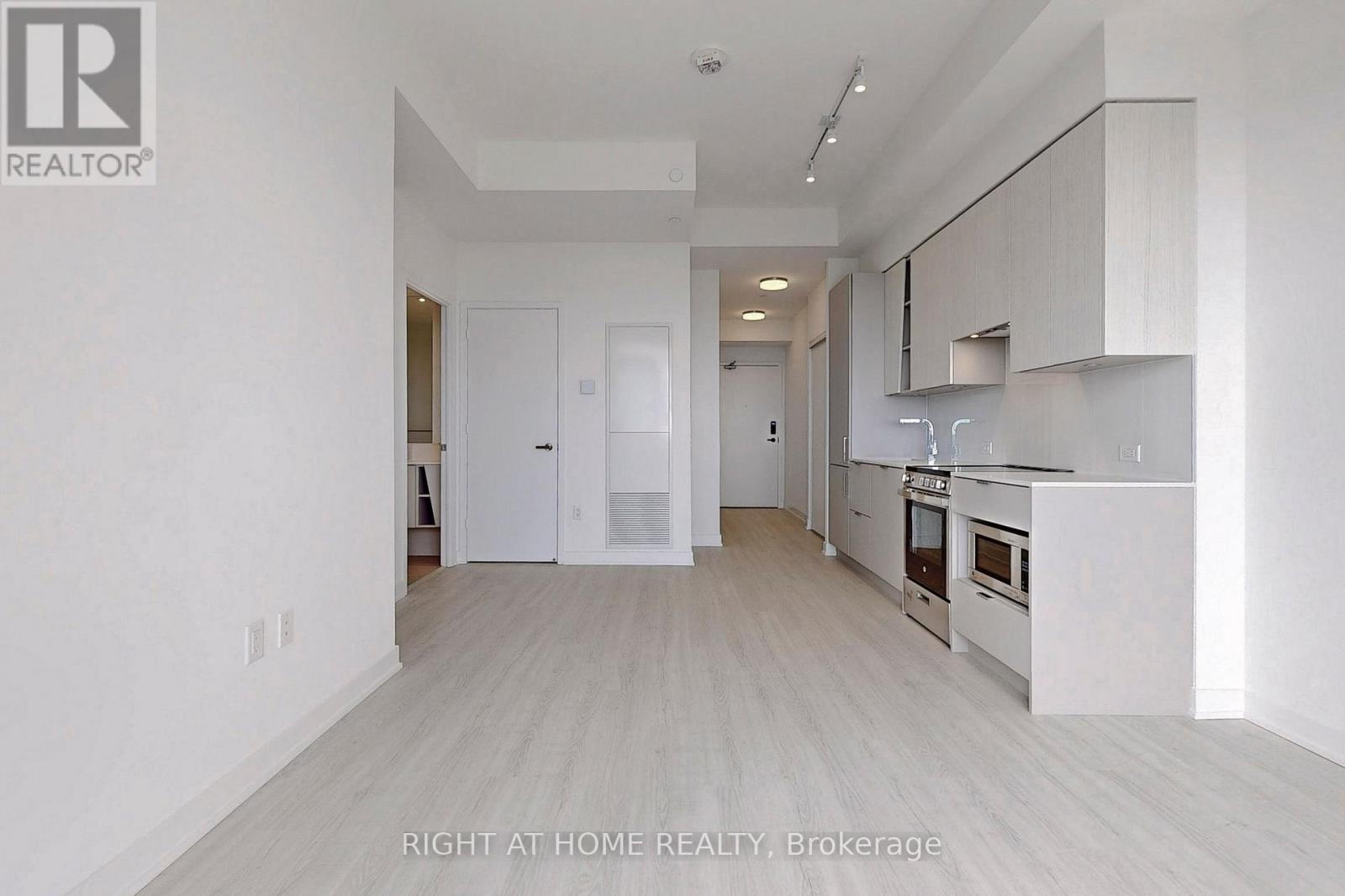 1908 - 3883 Quartz Road, Mississauga, Ontario  L5B 0M4 - Photo 4 - W12611404