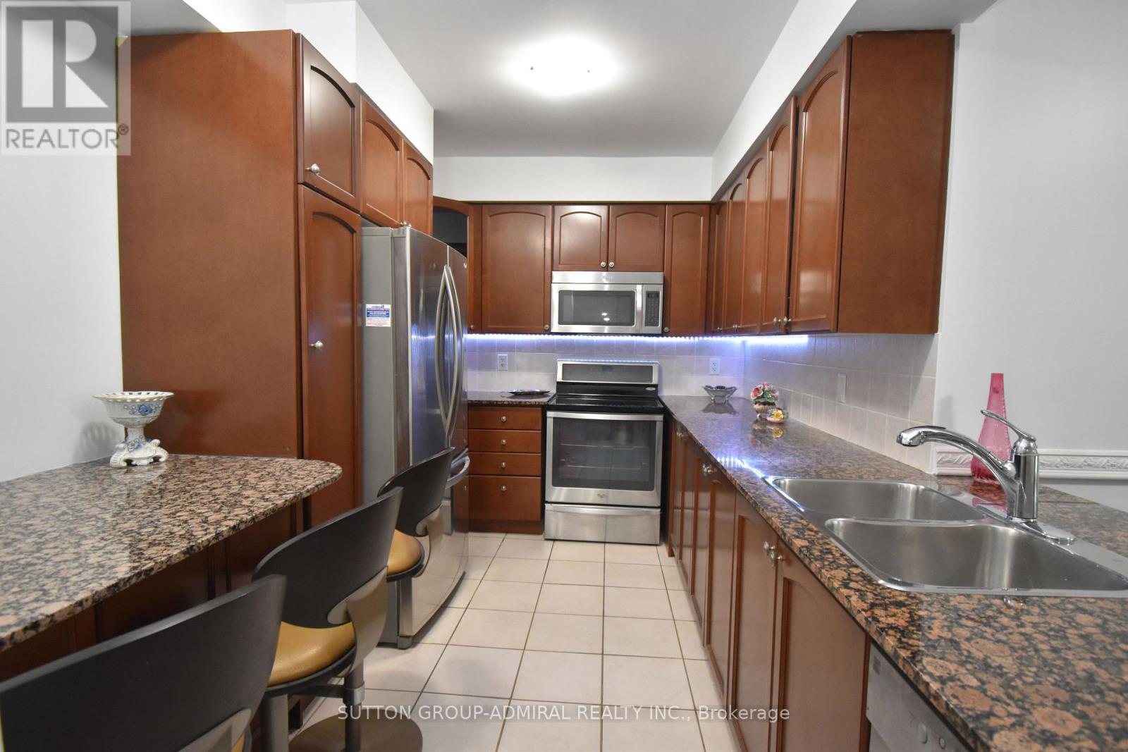 304 - 100 Promenade Circle, Vaughan, Ontario  L4J 7W7 - Photo 4 - N12530970