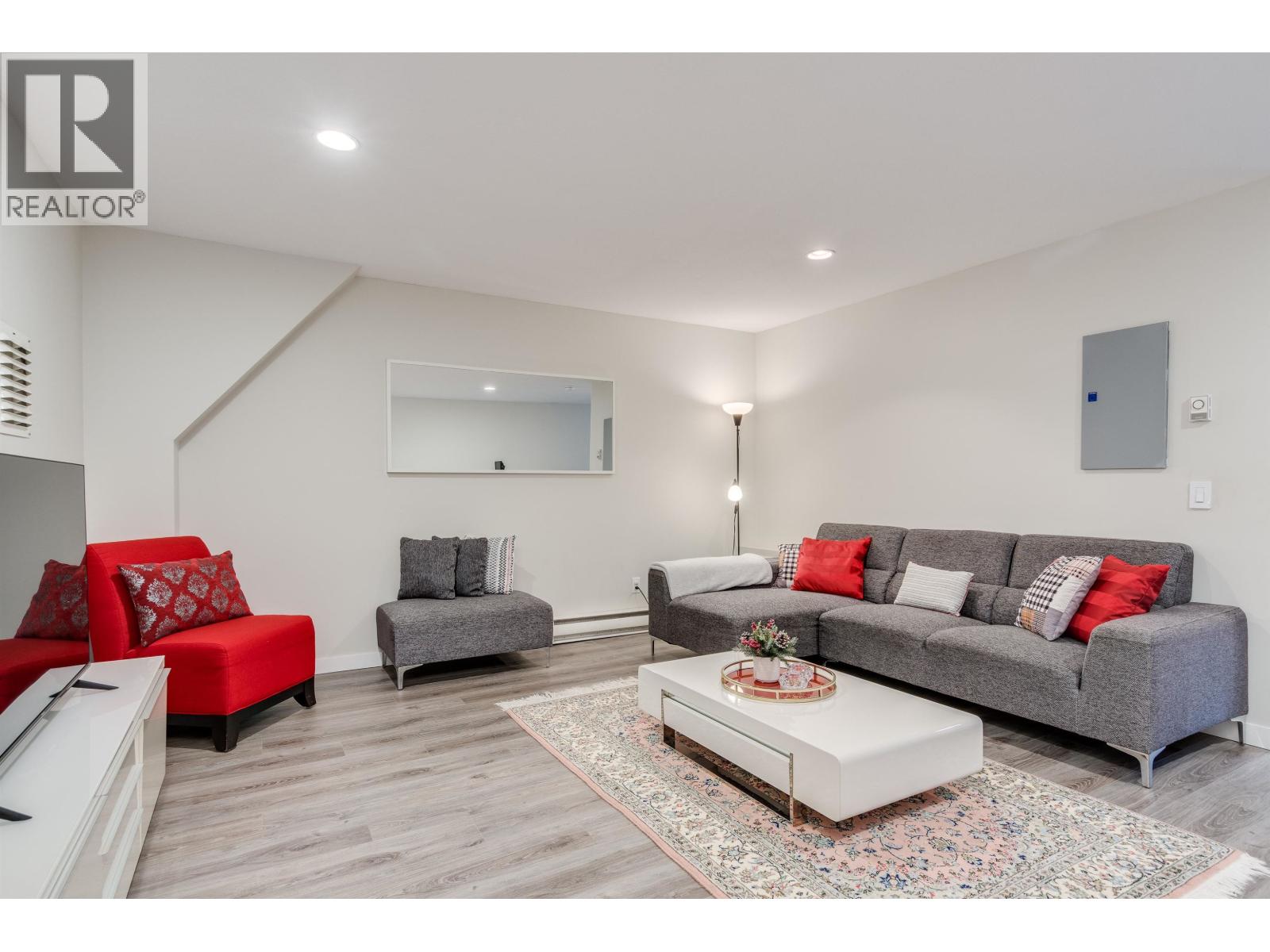 4 233 E 6th Street, North Vancouver, British Columbia  V7L 1P4 - Photo 30 - R3072311