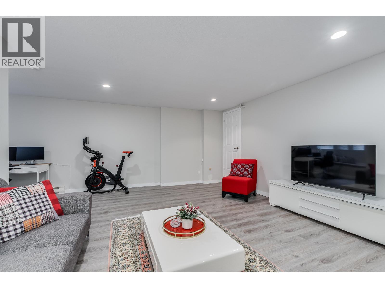 4 233 E 6th Street, North Vancouver, British Columbia  V7L 1P4 - Photo 31 - R3072311