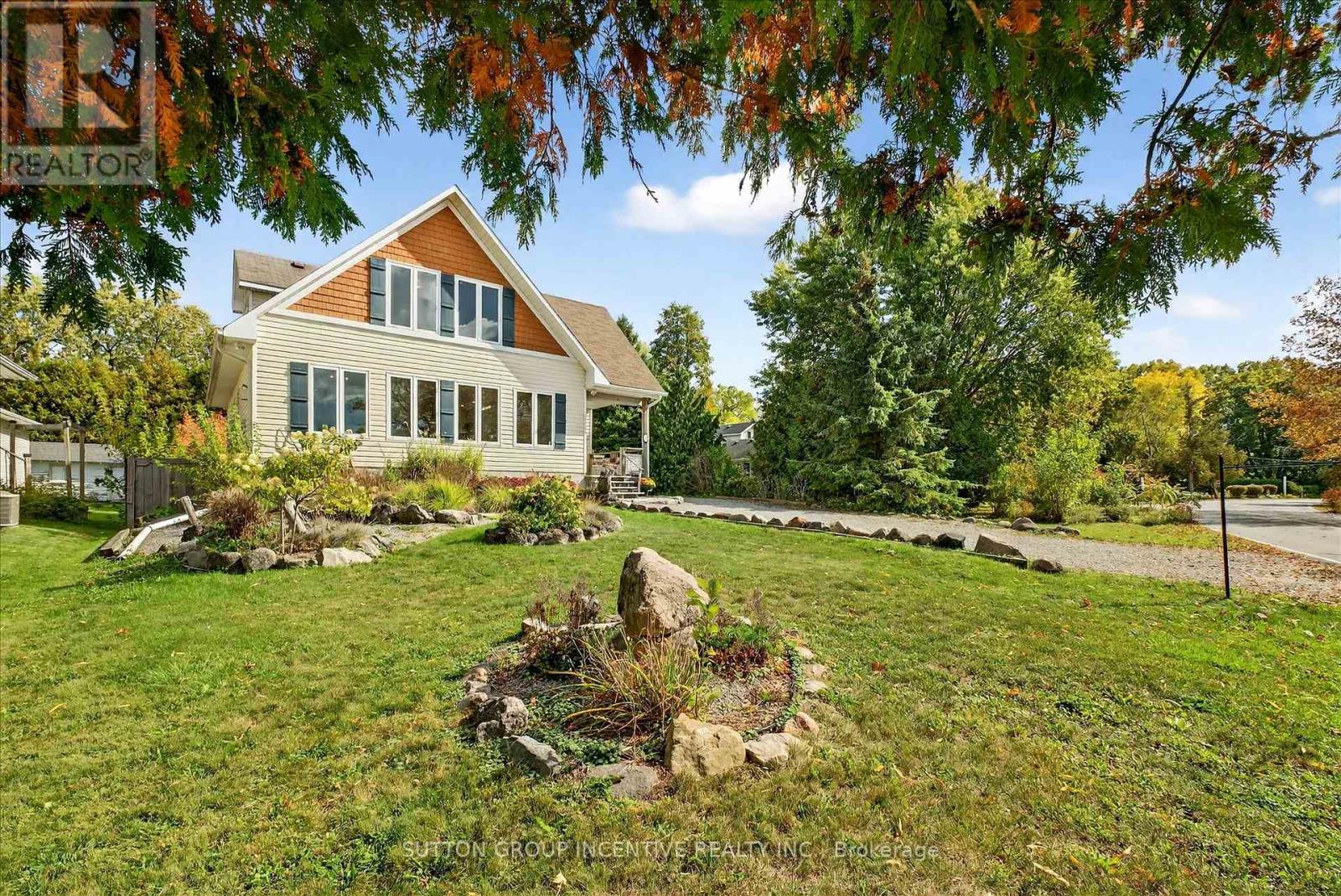 183 Lake Drive N, Georgina, Ontario  L4P 3C8 - Photo 2 - N12450129