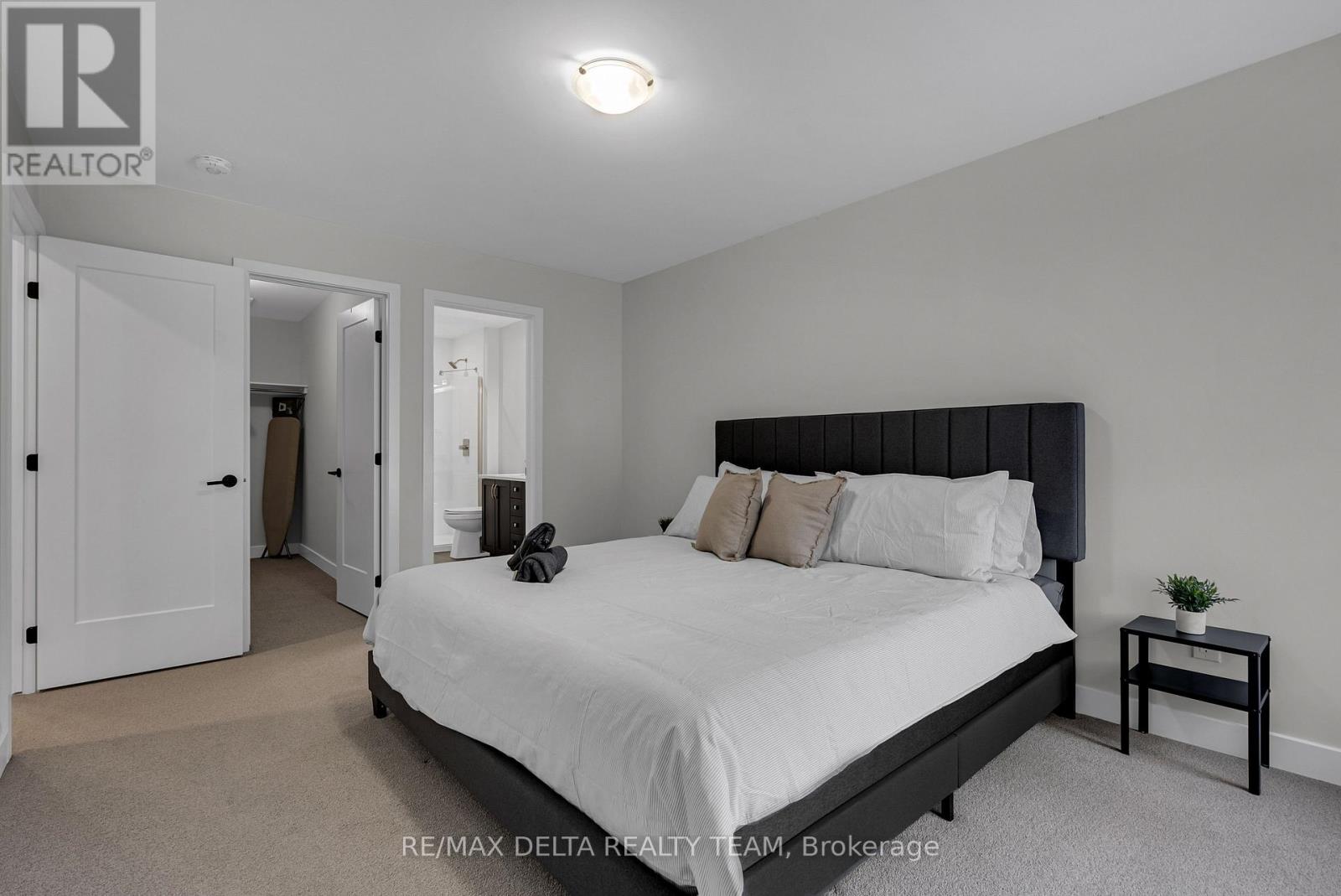 476 Trident Mews, Ottawa, Ontario  K1T 0T2 - Photo 24 - X12611460