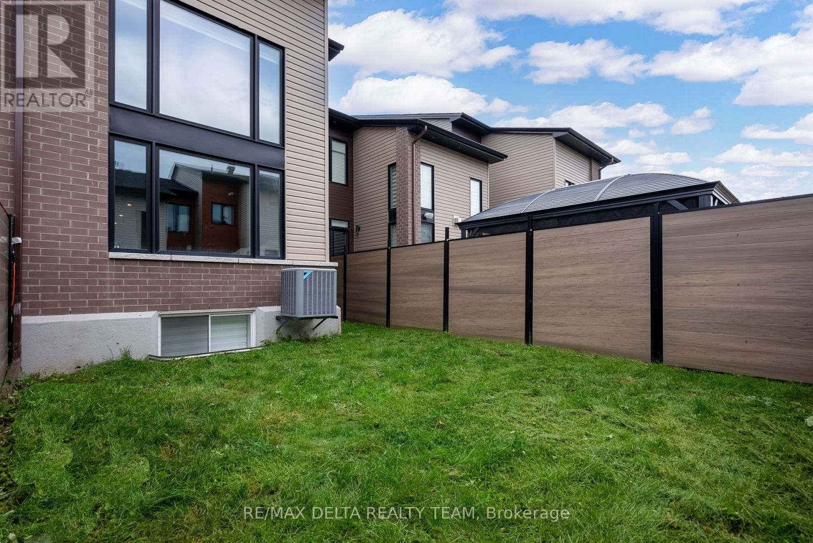 476 Trident Mews, Ottawa, Ontario  K1T 0T2 - Photo 32 - X12611460