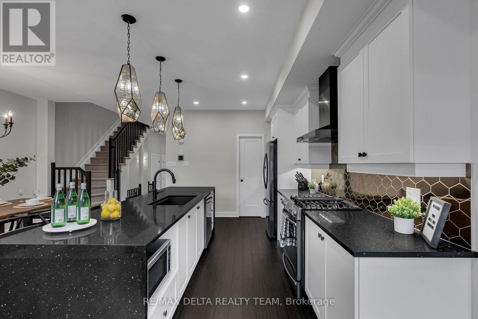 476 Trident Mews, Ottawa, Ontario  K1T 0T2 - Photo 6 - X12611460