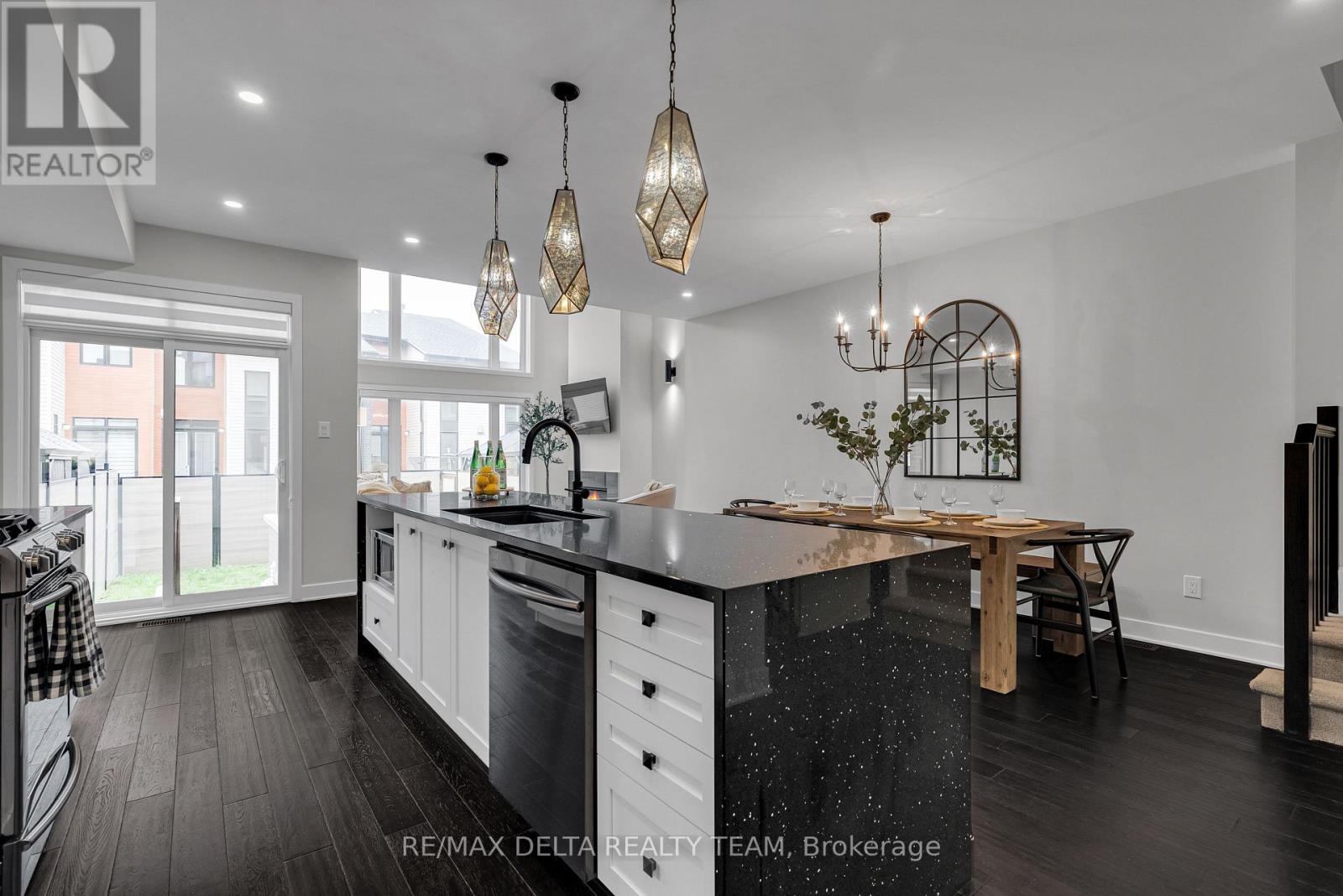 476 Trident Mews, Ottawa, Ontario  K1T 0T2 - Photo 8 - X12611460