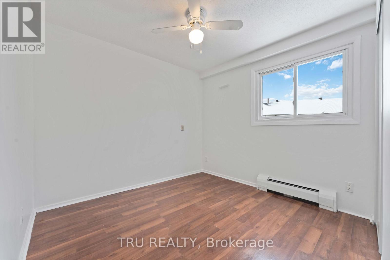 8 - 898 Elmsmere Road, Ottawa, Ontario K1J 7T6 - Photo 16 - X12611462