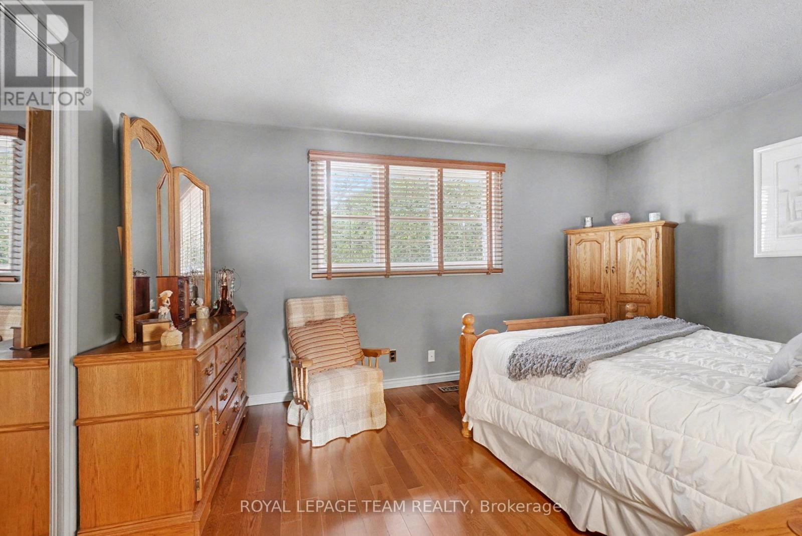 30 Juniper Court, Ottawa, Ontario  K2E 5M6 - Photo 14 - X12611468