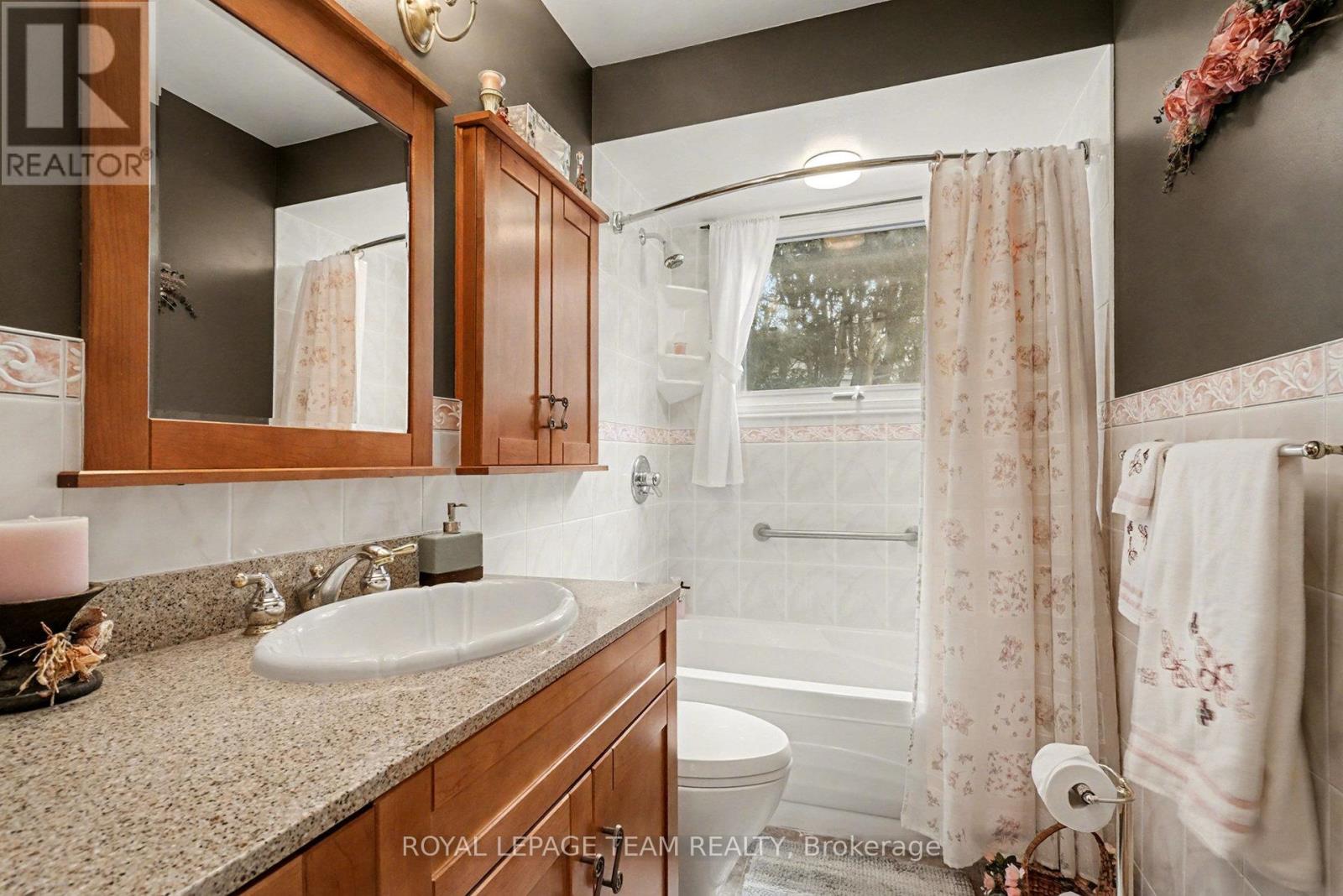 30 Juniper Court, Ottawa, Ontario  K2E 5M6 - Photo 18 - X12611468