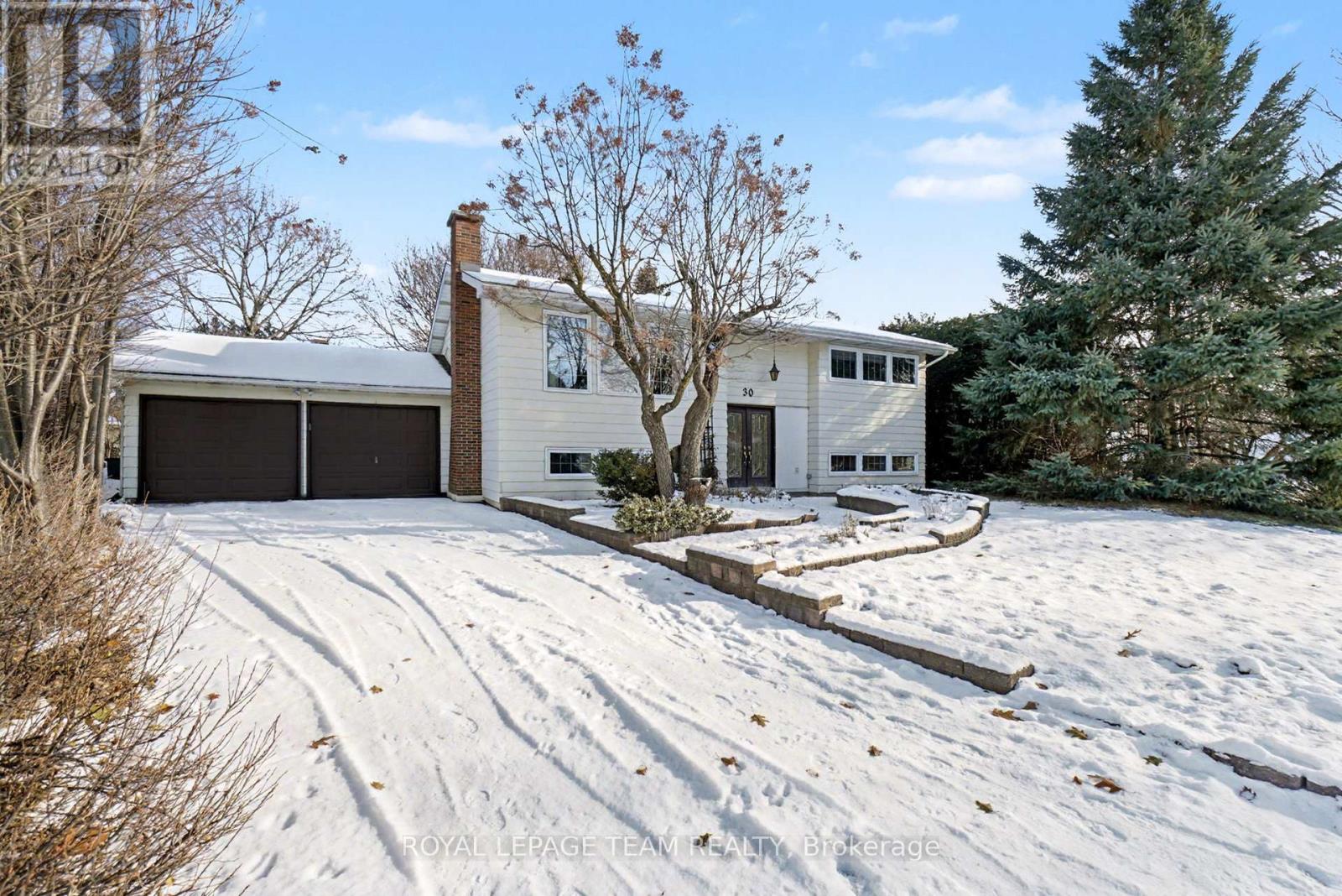 30 Juniper Court, Ottawa, Ontario  K2E 5M6 - Photo 3 - X12611468