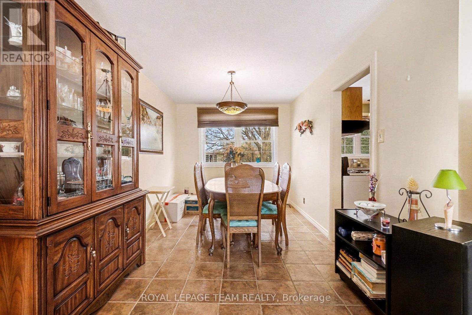 30 Juniper Court, Ottawa, Ontario  K2E 5M6 - Photo 9 - X12611468