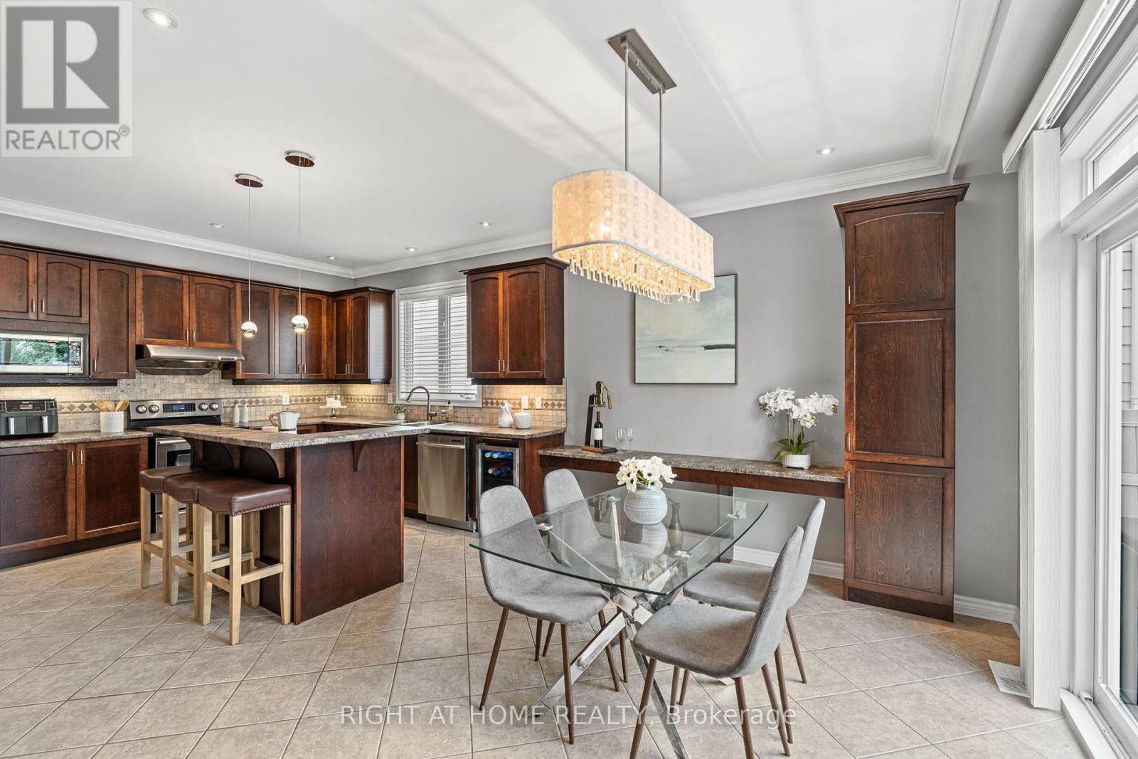 2209 Sunset Cove Circle, Ottawa, Ontario  K2J 0T8 - Photo 11 - X12595348