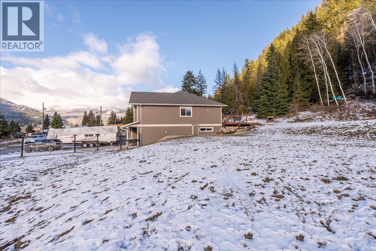 1953 Sandy Road, Castlegar, British Columbia  V1N 4T1 - Photo 78 - 10370285